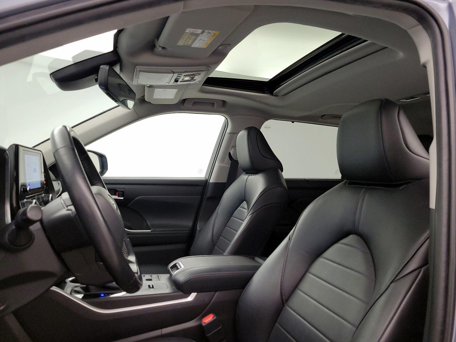 Thumbnail: 2023 Toyota Highlander - 19