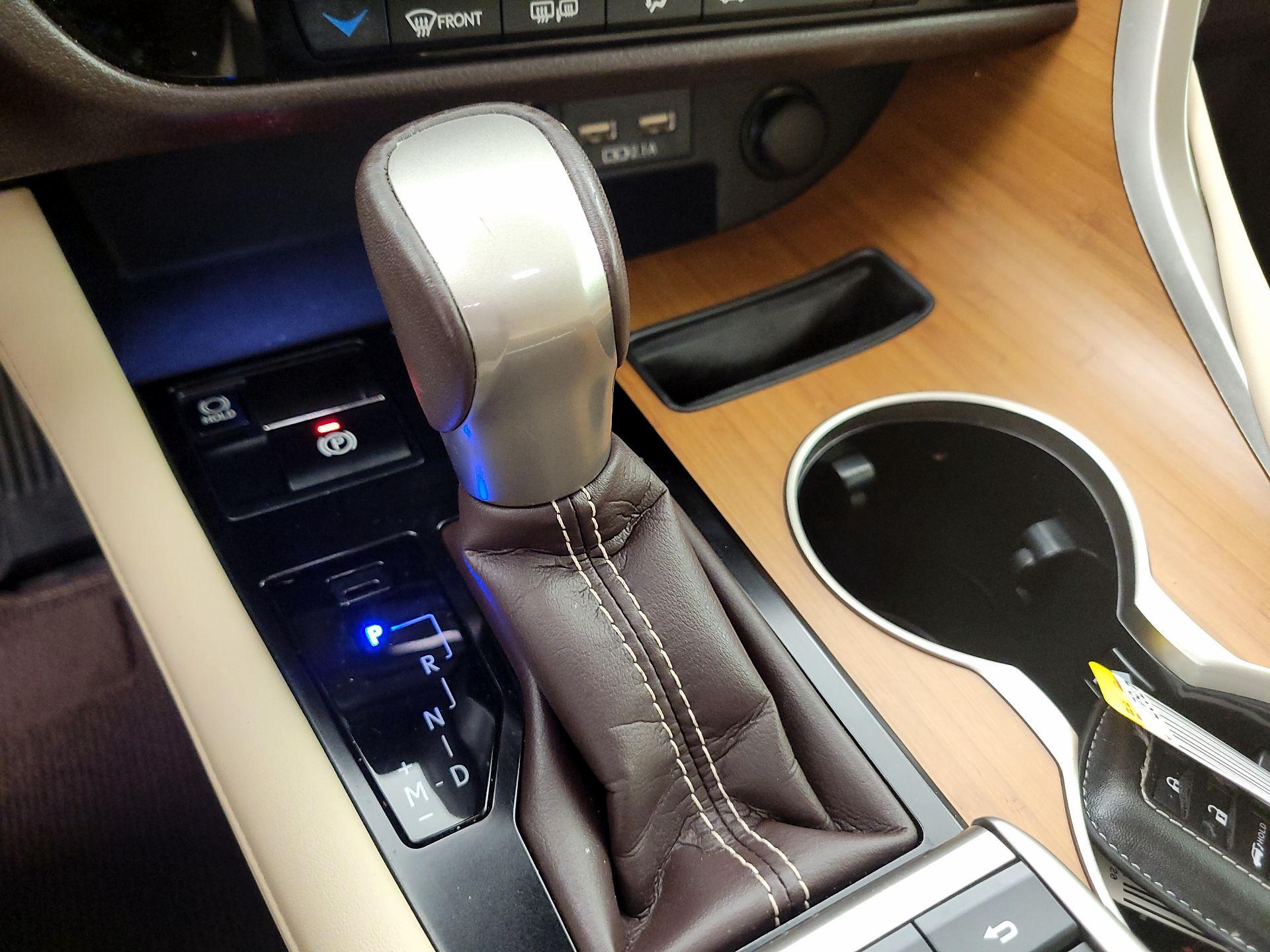 Thumbnail: 2020 Lexus RX - 17