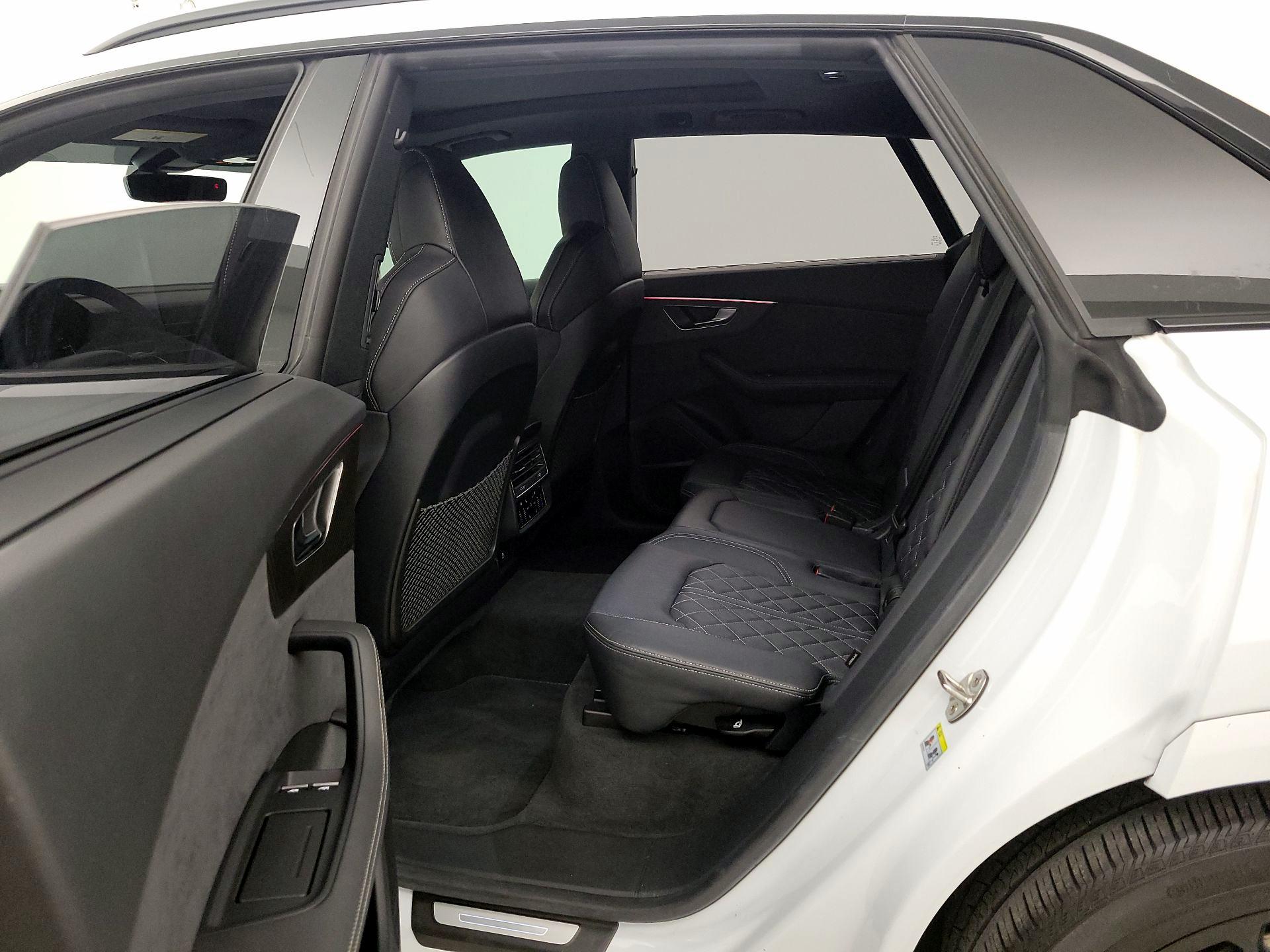 Thumbnail: 2024 Audi SQ8 - 20