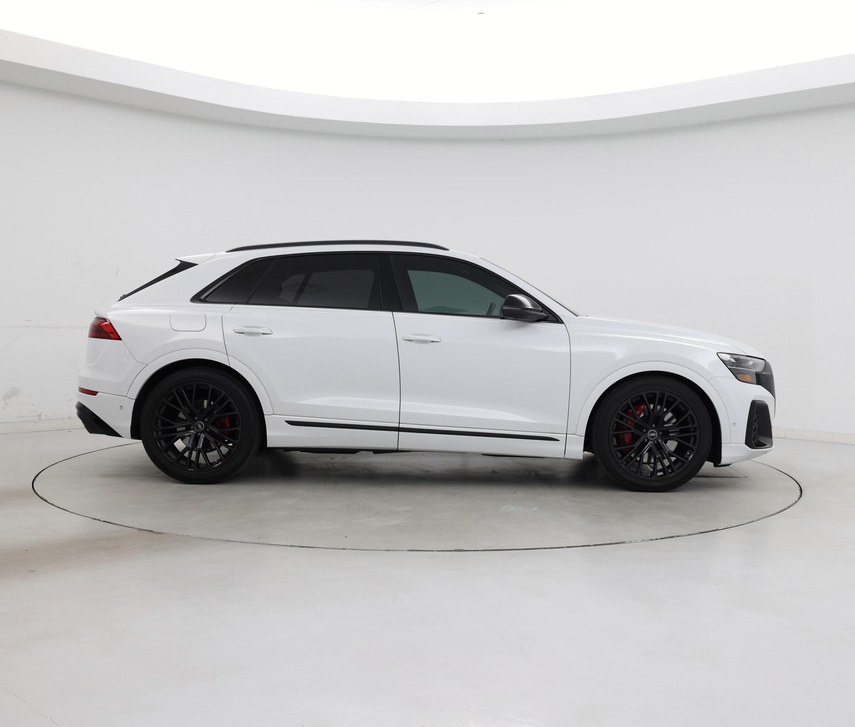 Thumbnail: 2024 Audi SQ8 - 7