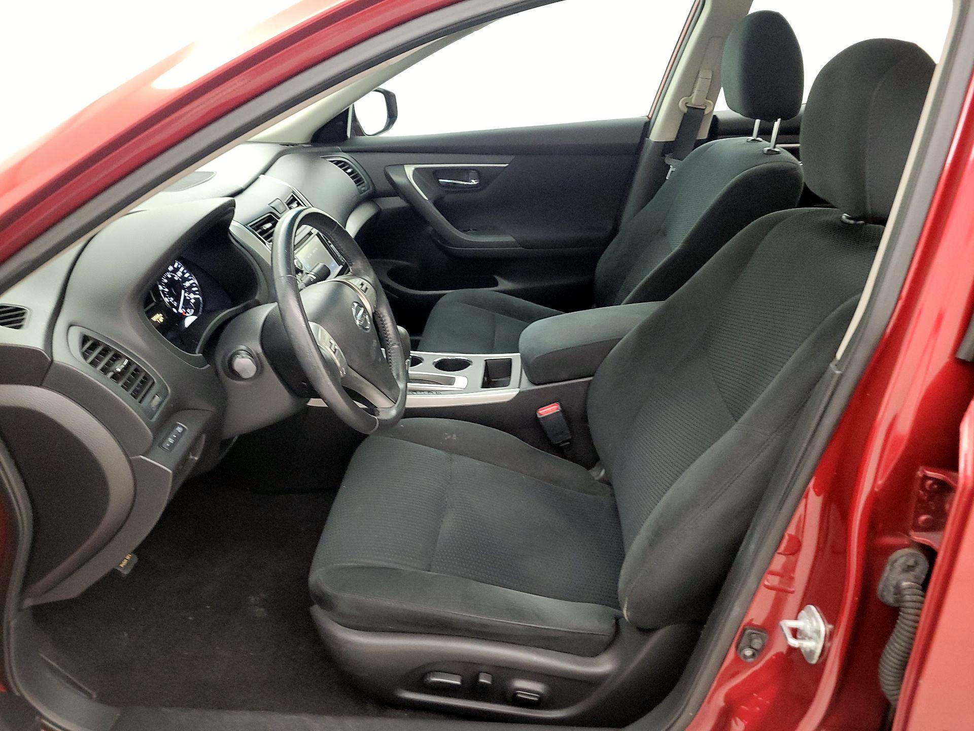 Thumbnail: 2015 Nissan Altima - 11