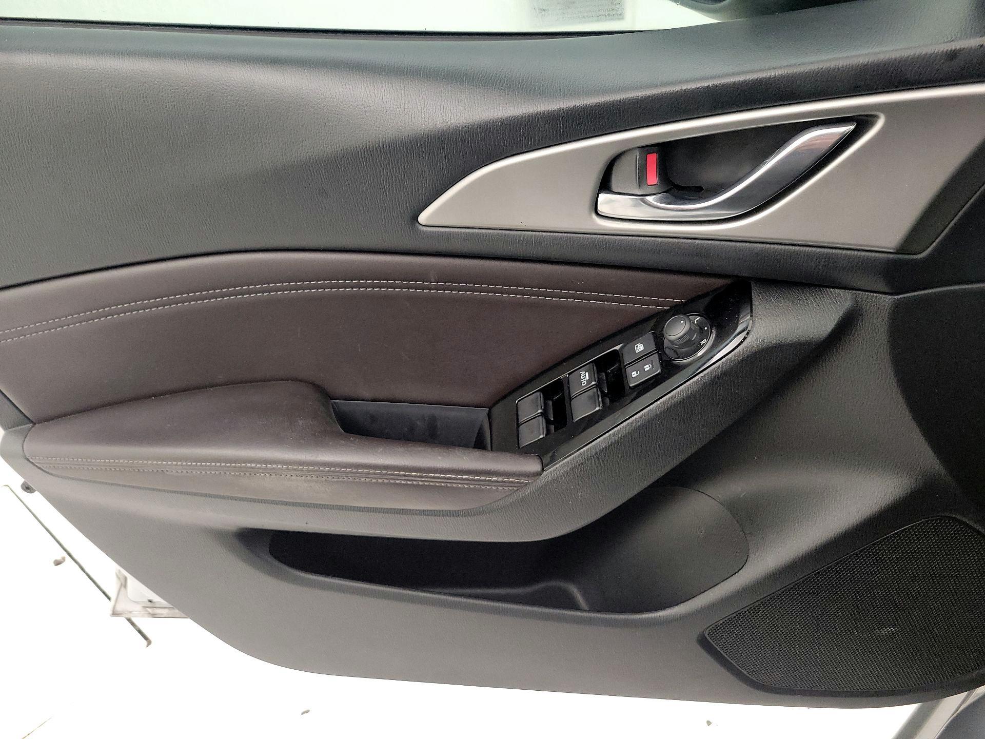 Thumbnail: 2018 Mazda Mazda3 - 12