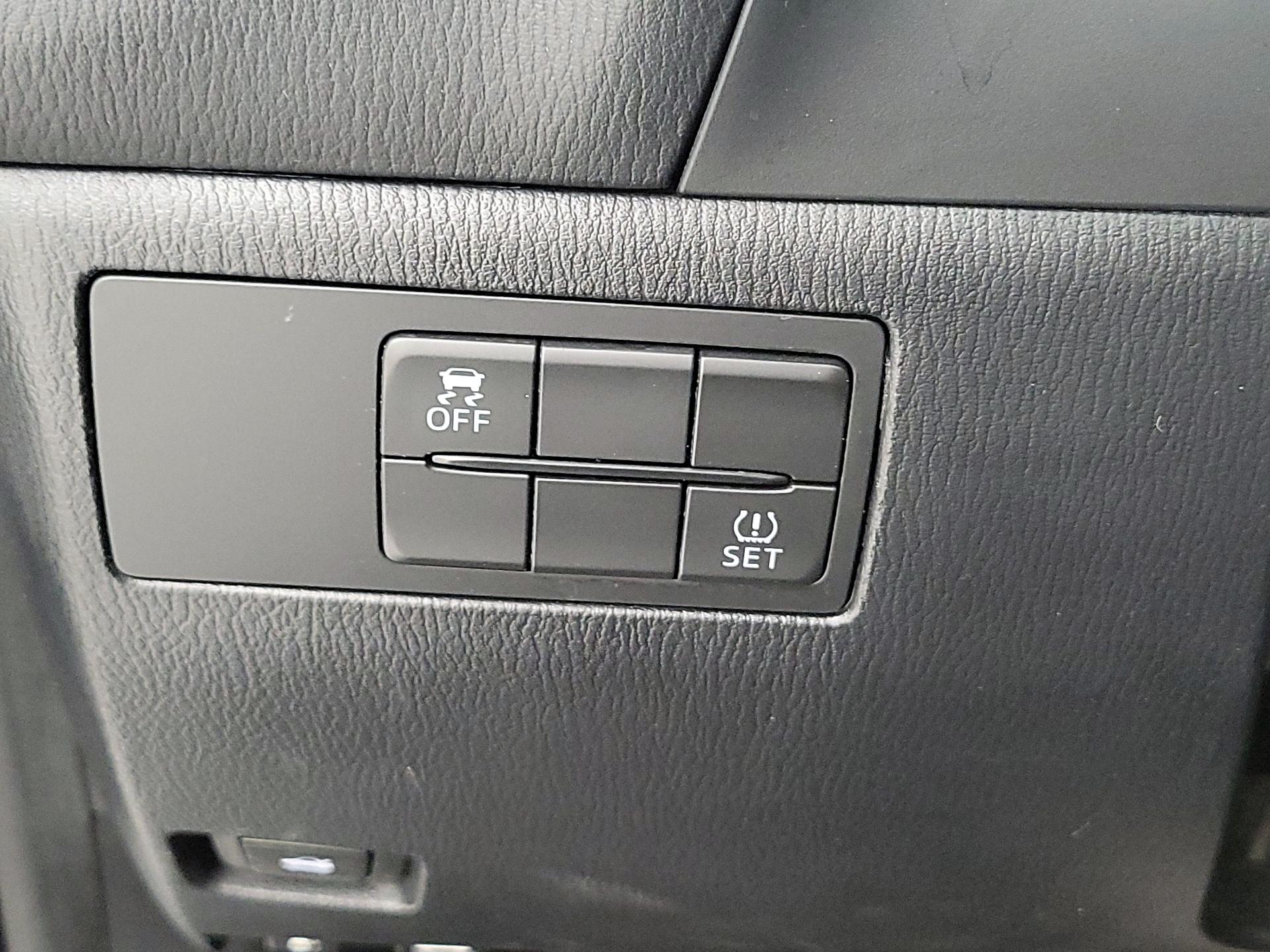 Thumbnail: 2018 Mazda Mazda3 - 13