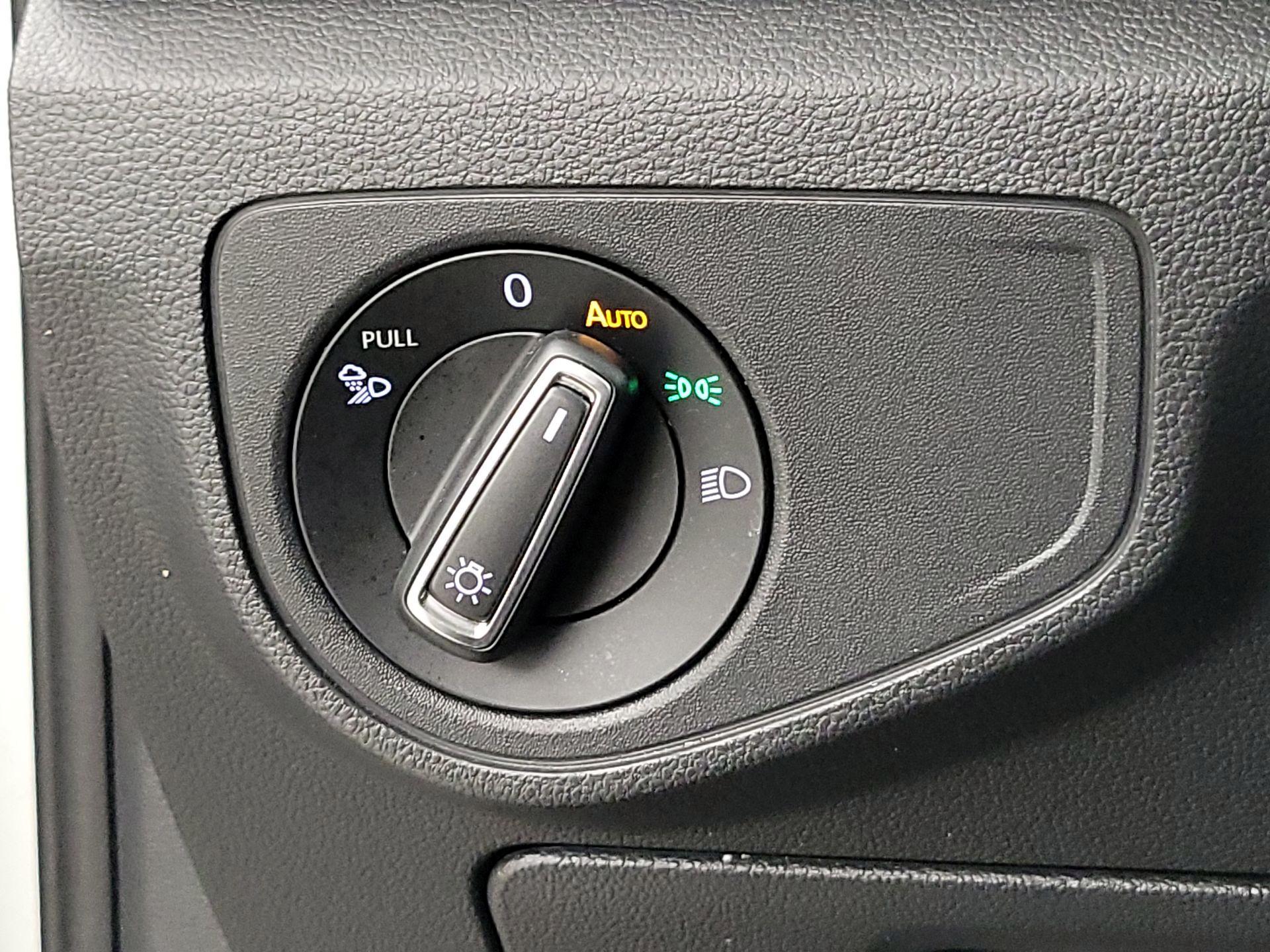 Thumbnail: 2021 Volkswagen Atlas - 13