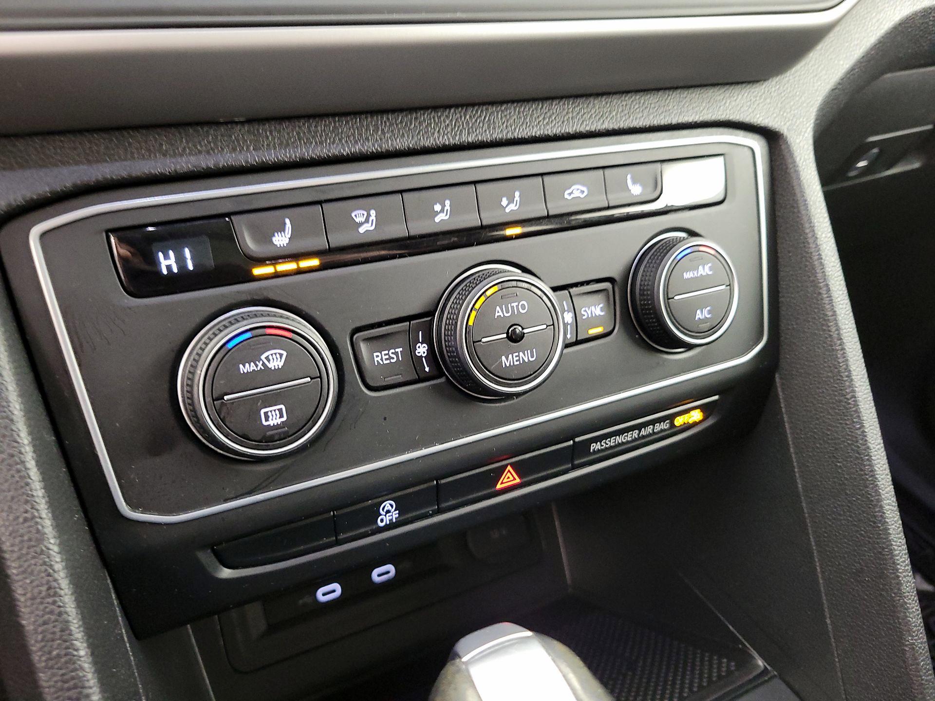 Thumbnail: 2021 Volkswagen Atlas - 16