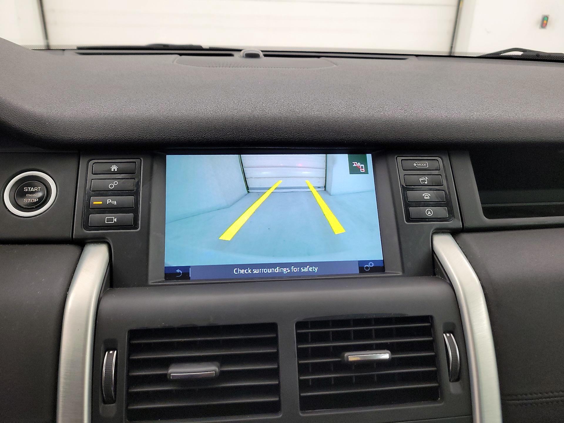 Thumbnail: 2019 Land Rover Discovery Sport - 15