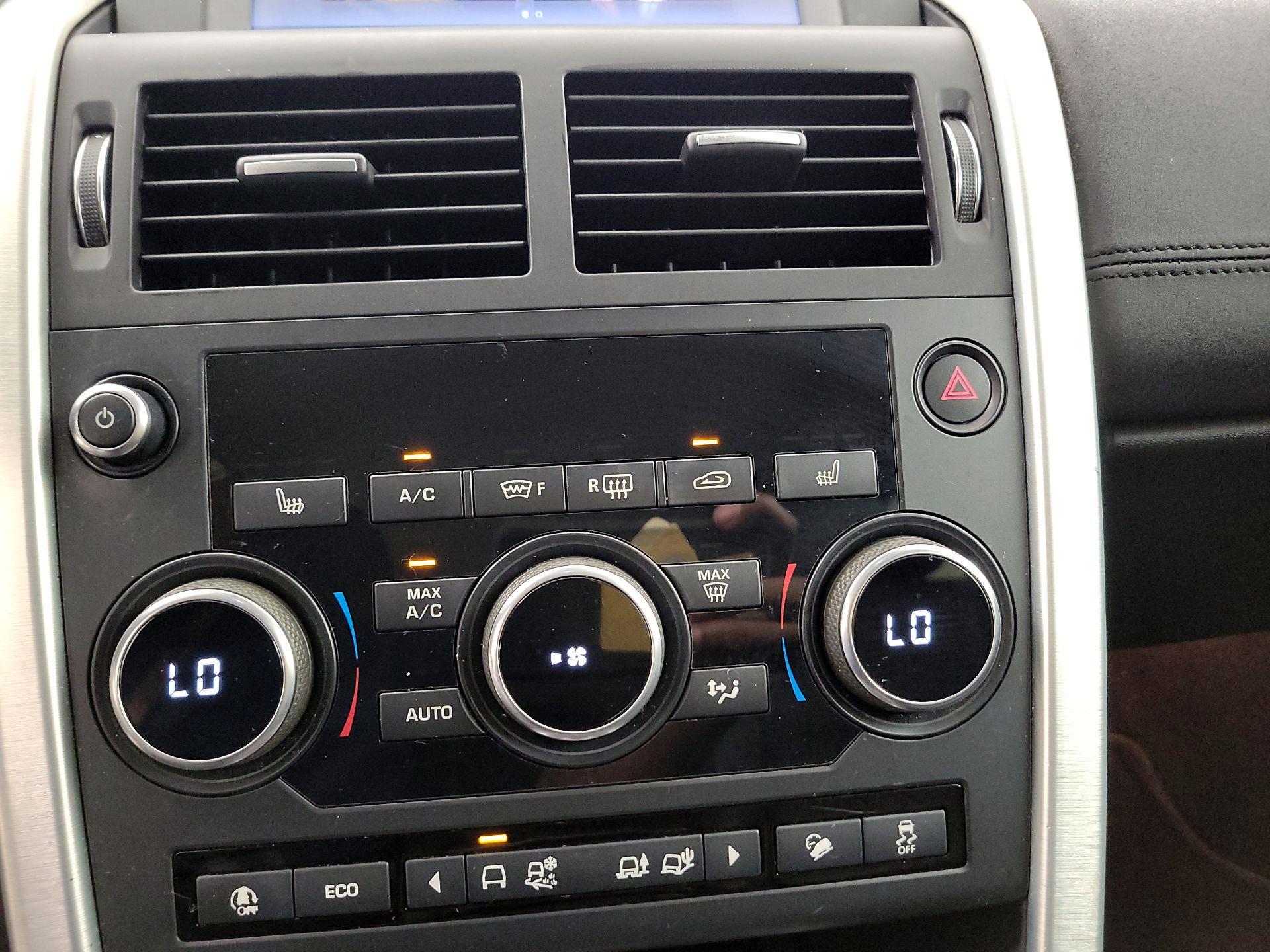 Thumbnail: 2019 Land Rover Discovery Sport - 17