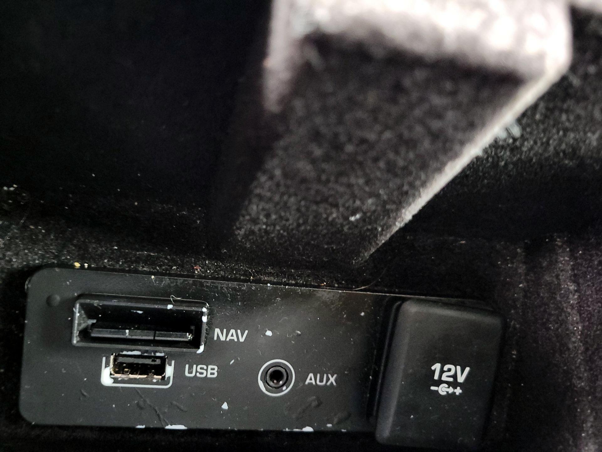 Thumbnail: 2019 Land Rover Discovery Sport - 19