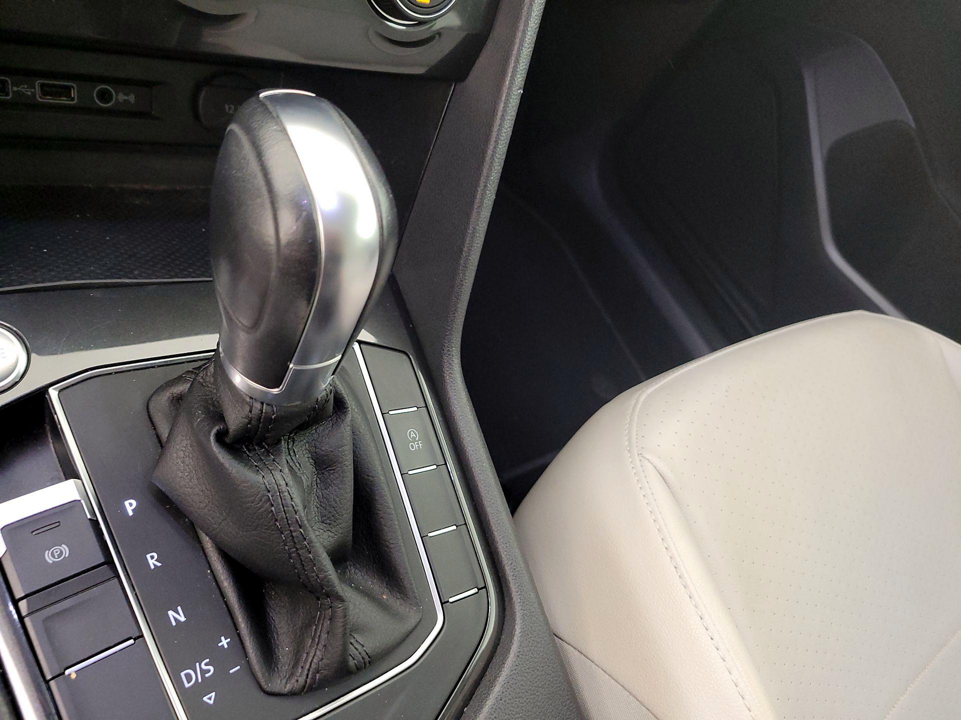 Thumbnail: 2019 Volkswagen Tiguan - 17