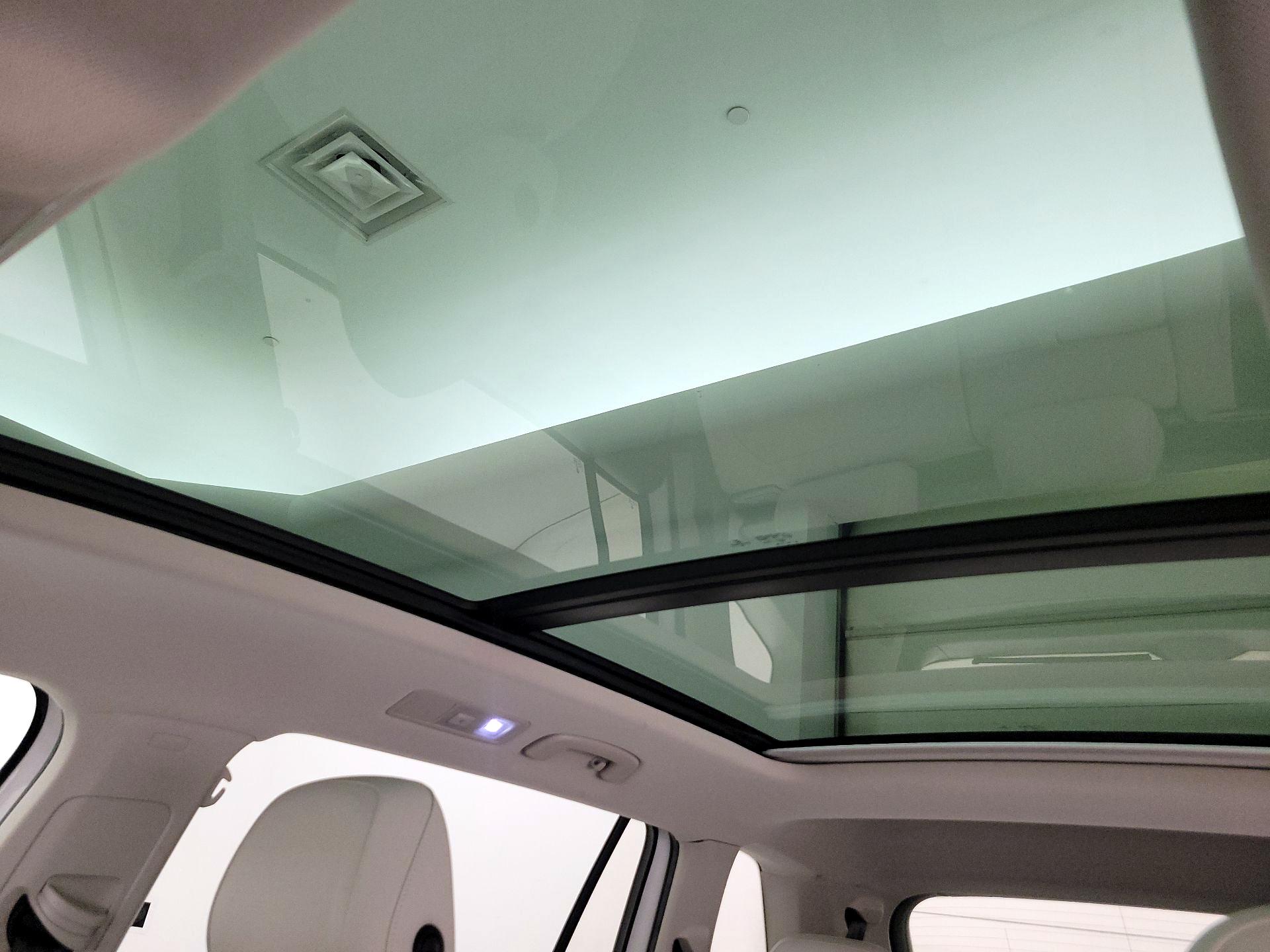 Thumbnail: 2019 Volkswagen Tiguan - 19