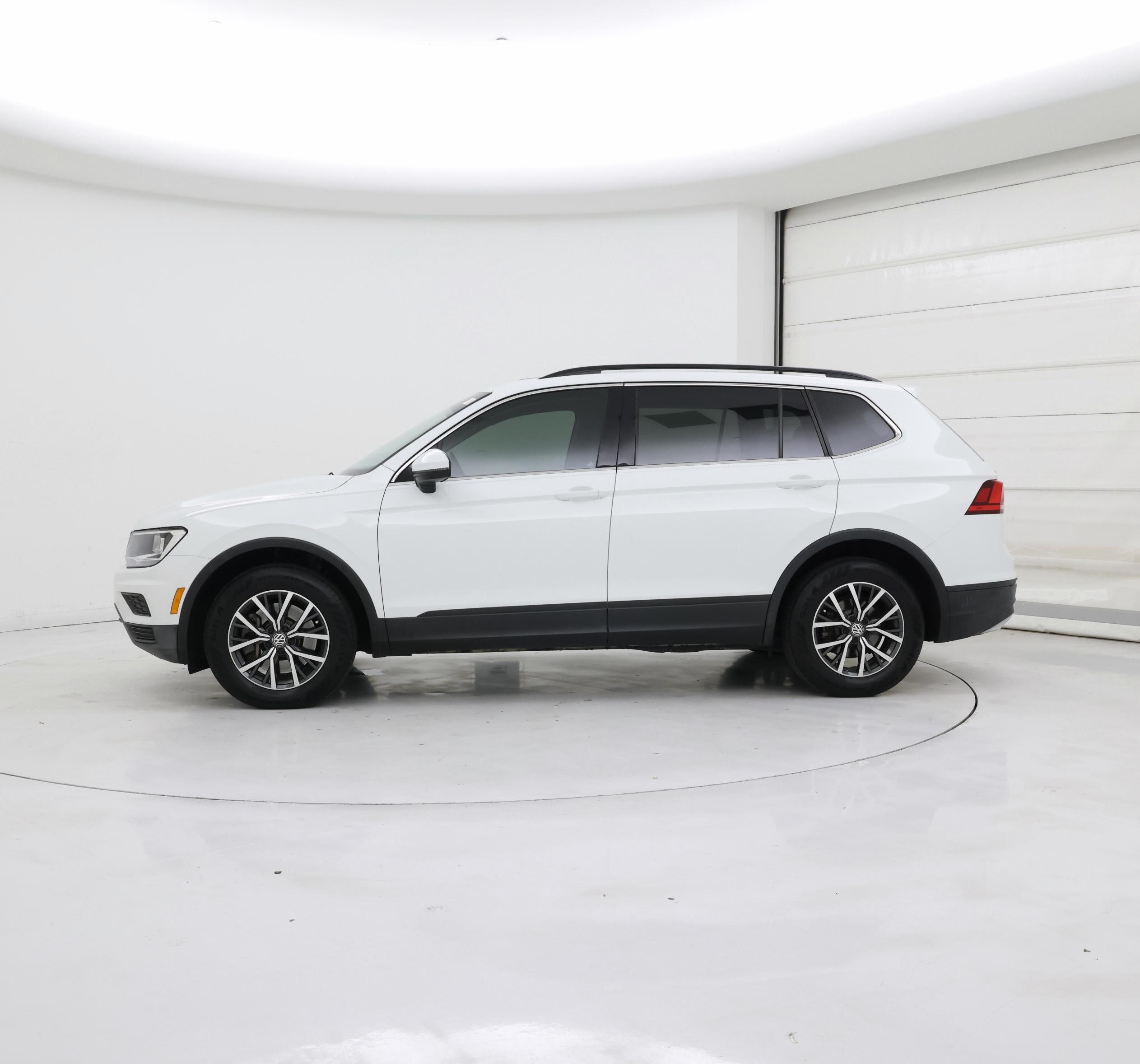 Thumbnail: 2019 Volkswagen Tiguan - 3
