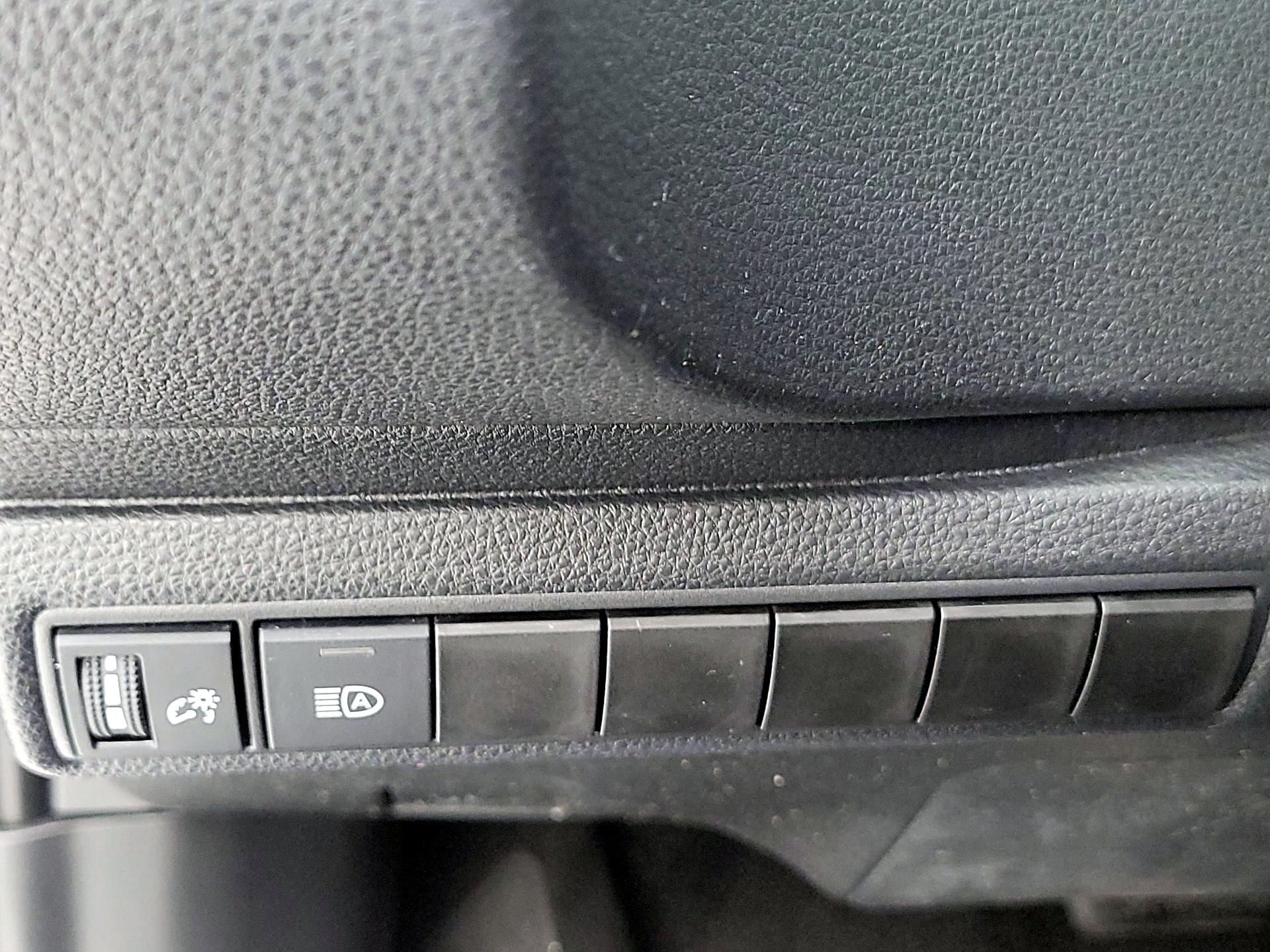 Thumbnail: 2021 Toyota Corolla - 13