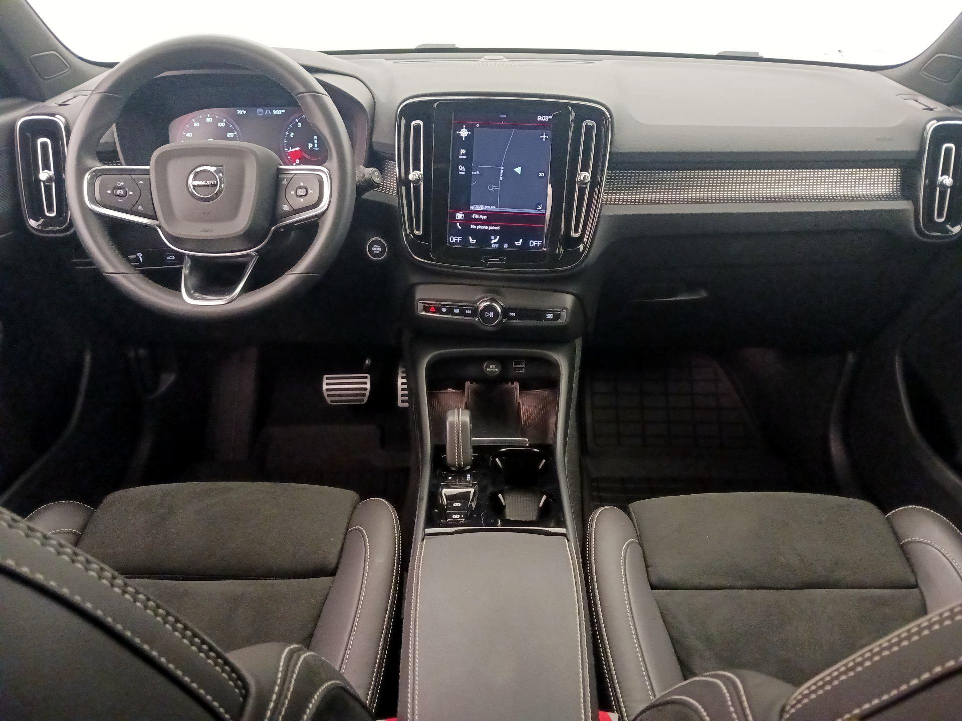 Thumbnail: 2022 Volvo XC40 - 9