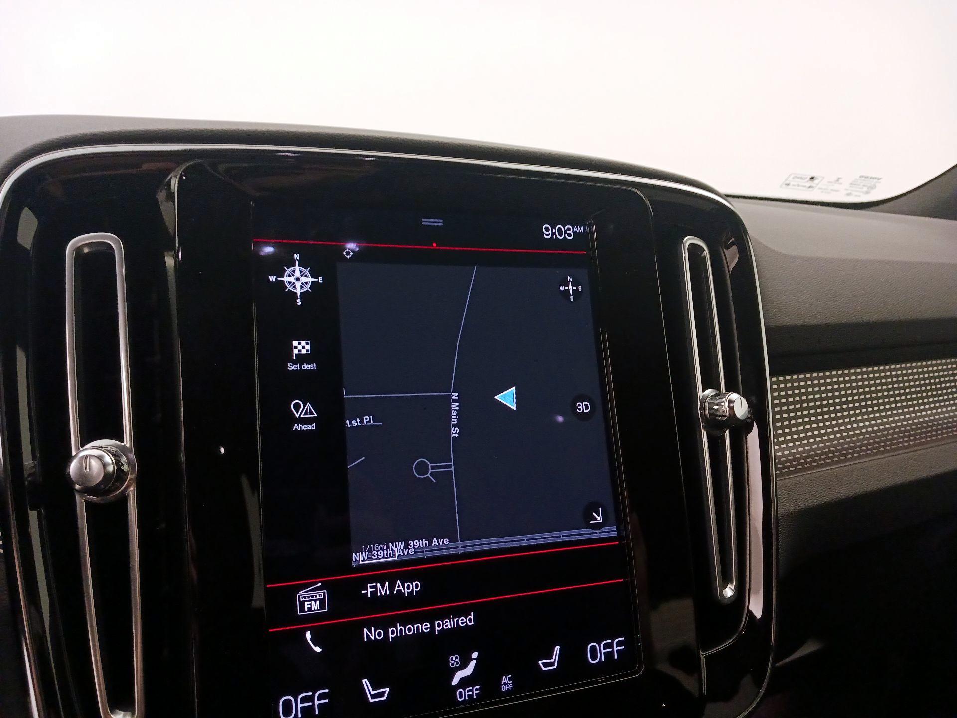 Thumbnail: 2022 Volvo XC40 - 14