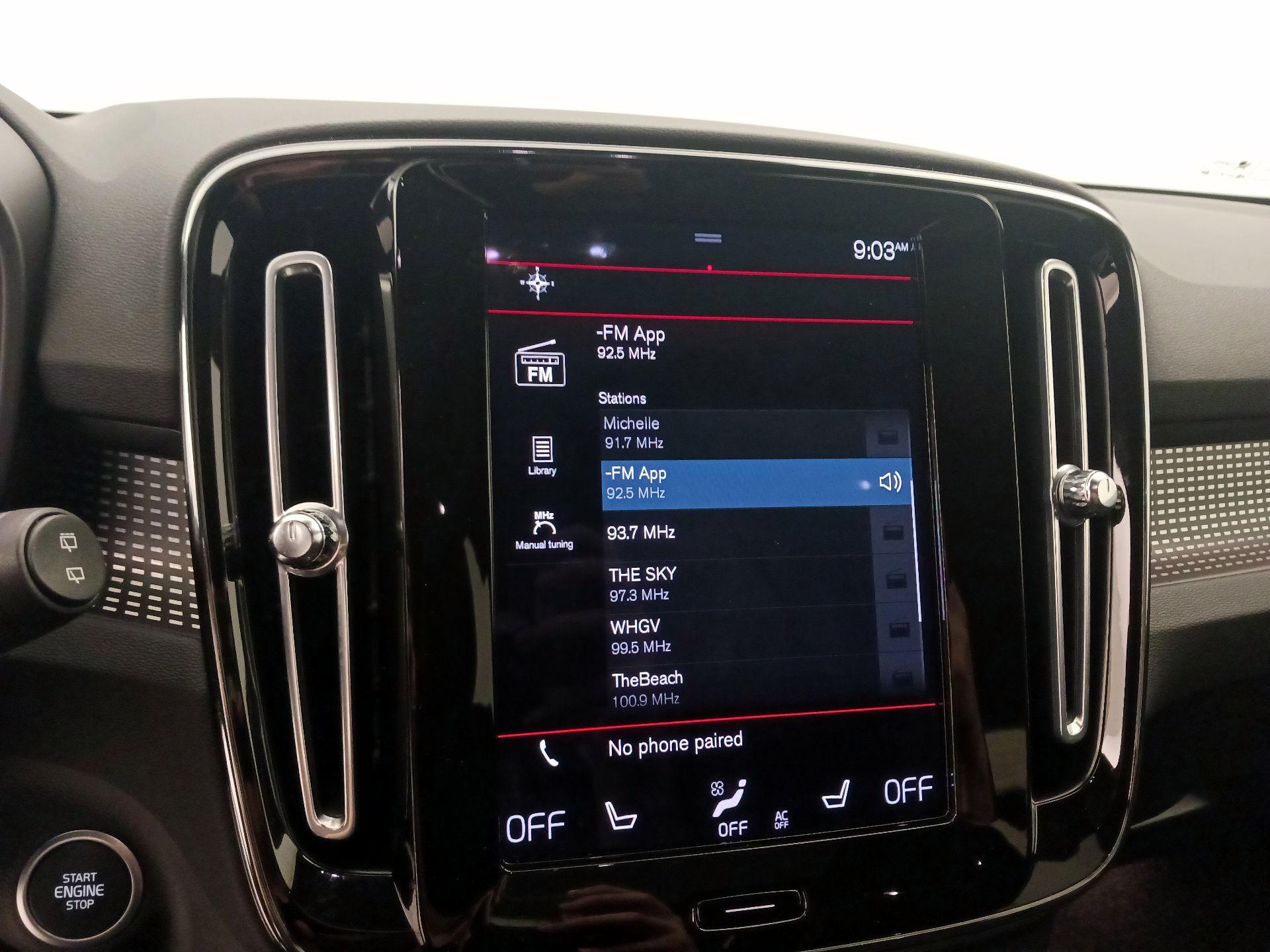 Thumbnail: 2022 Volvo XC40 - 16