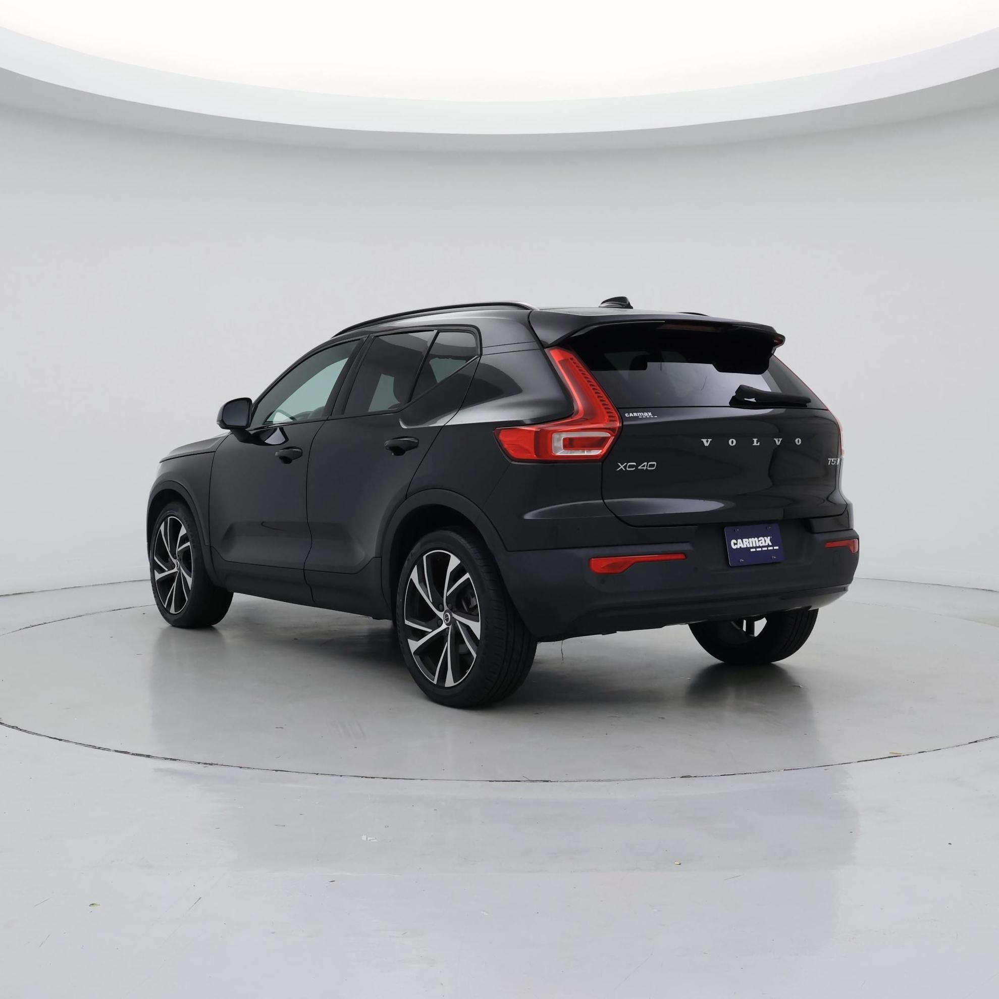 Thumbnail: 2022 Volvo XC40 - 2
