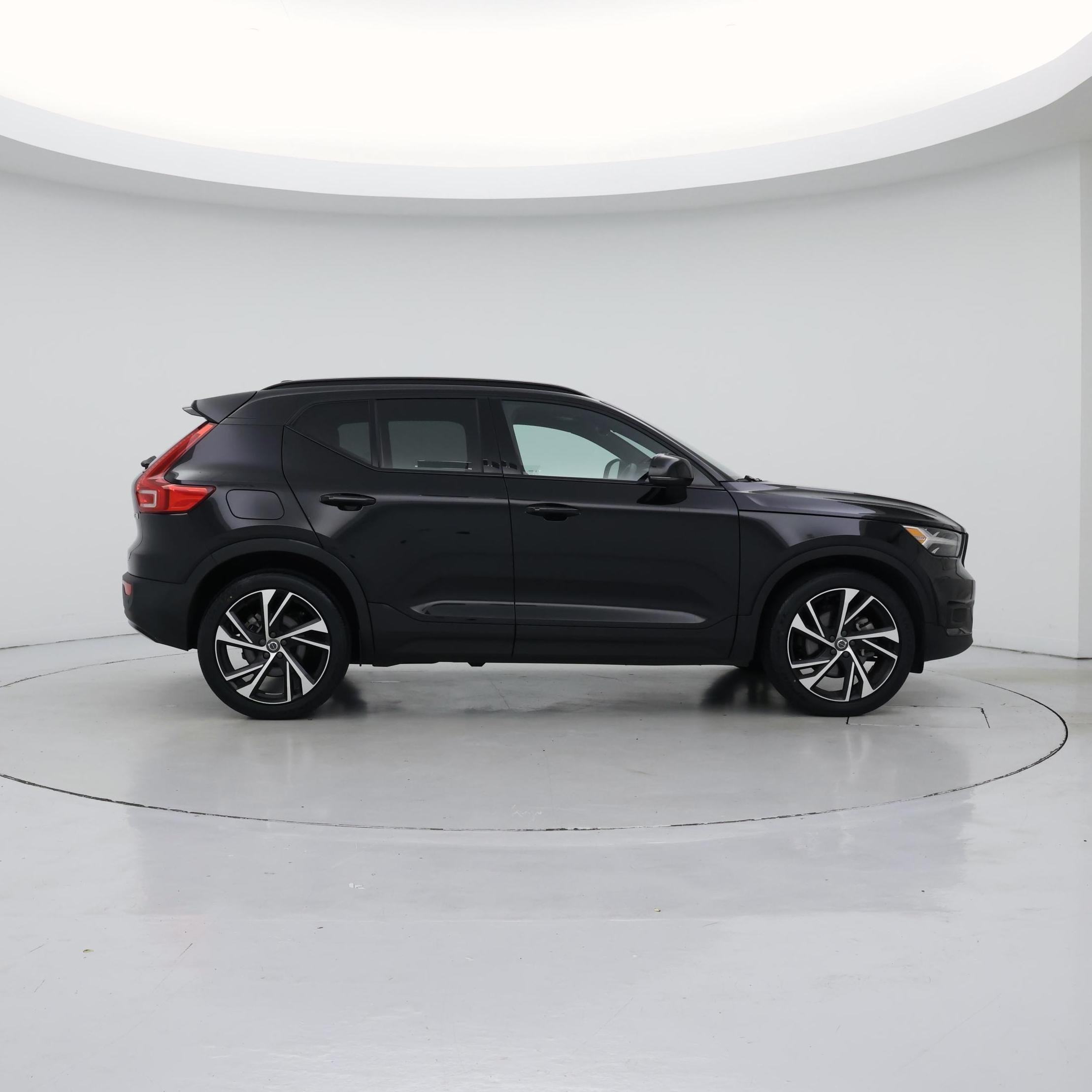 Thumbnail: 2022 Volvo XC40 - 7