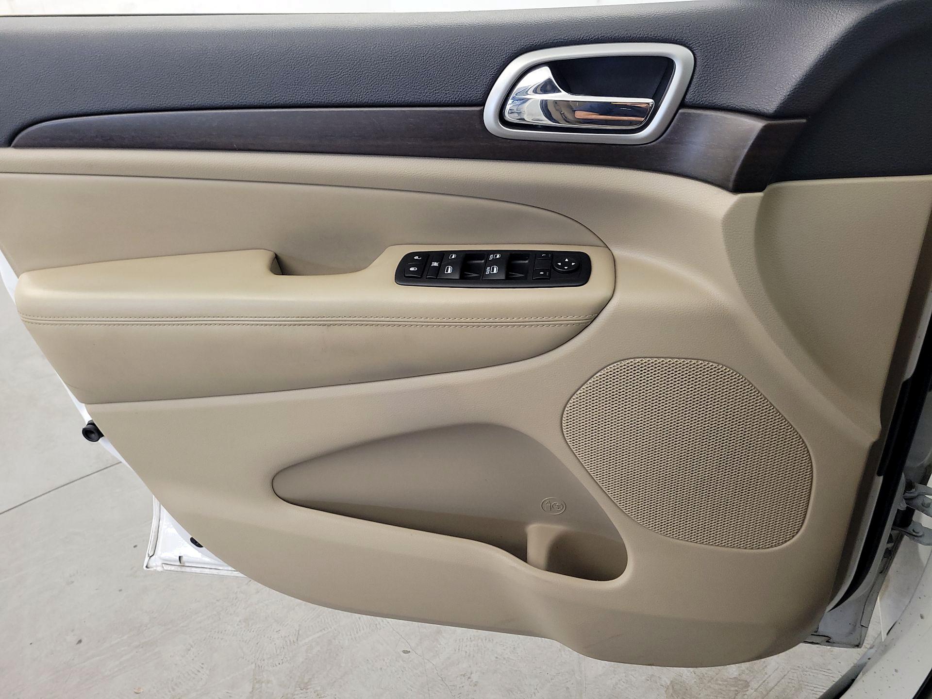 Thumbnail: 2018 Jeep Grand Cherokee - 12