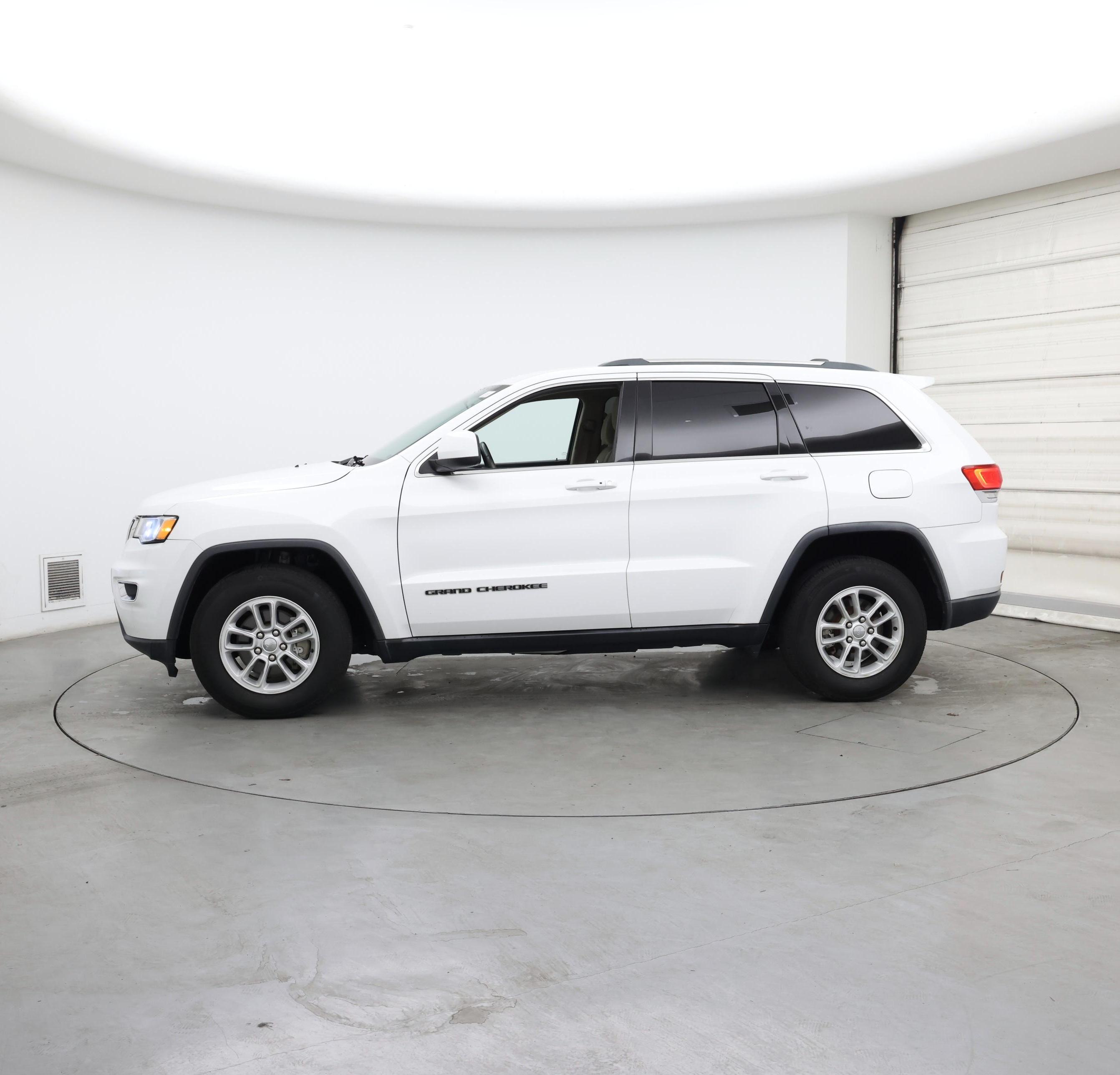 Thumbnail: 2018 Jeep Grand Cherokee - 3