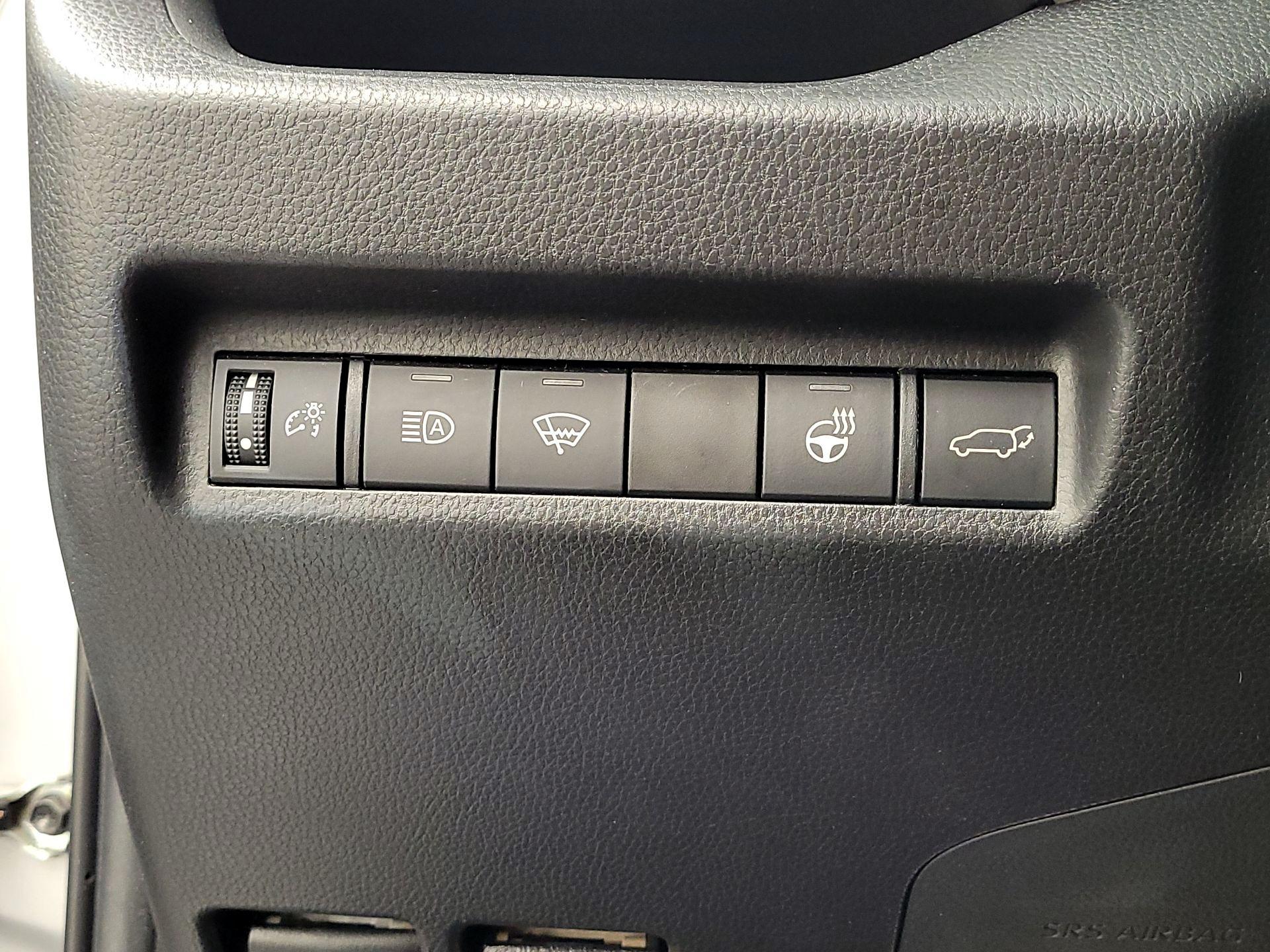 Thumbnail: 2022 Toyota RAV4 - 13