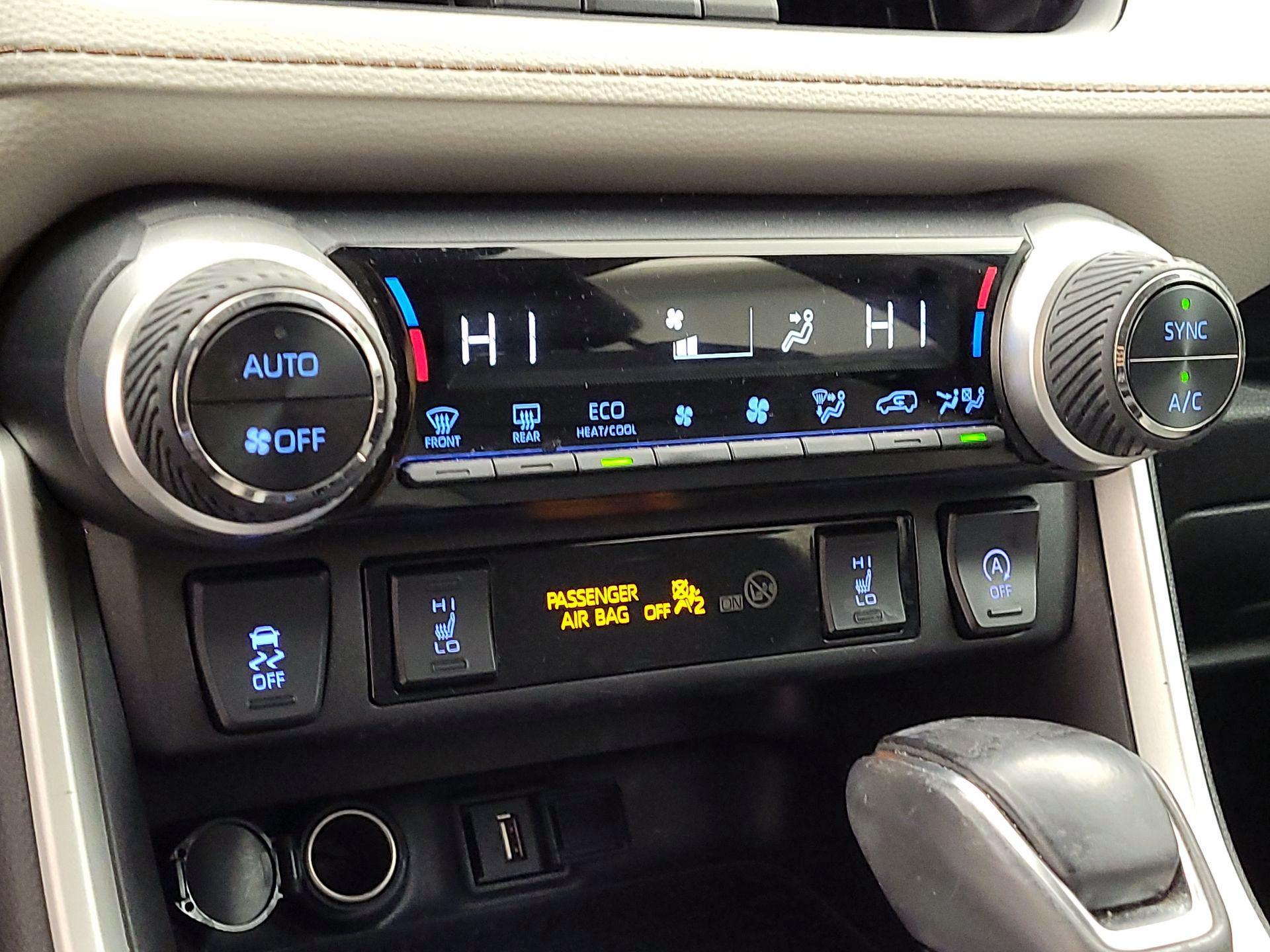 Thumbnail: 2022 Toyota RAV4 - 16