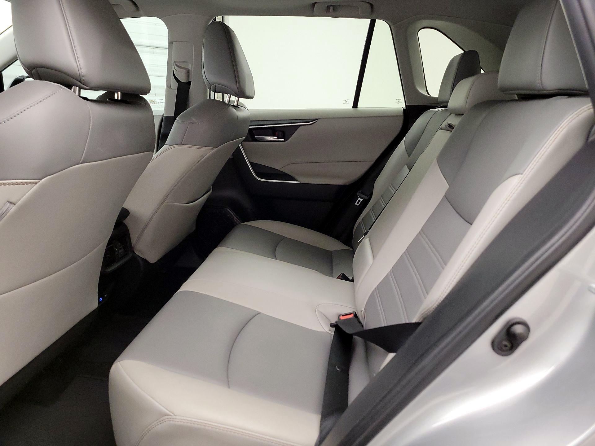 Thumbnail: 2022 Toyota RAV4 - 19