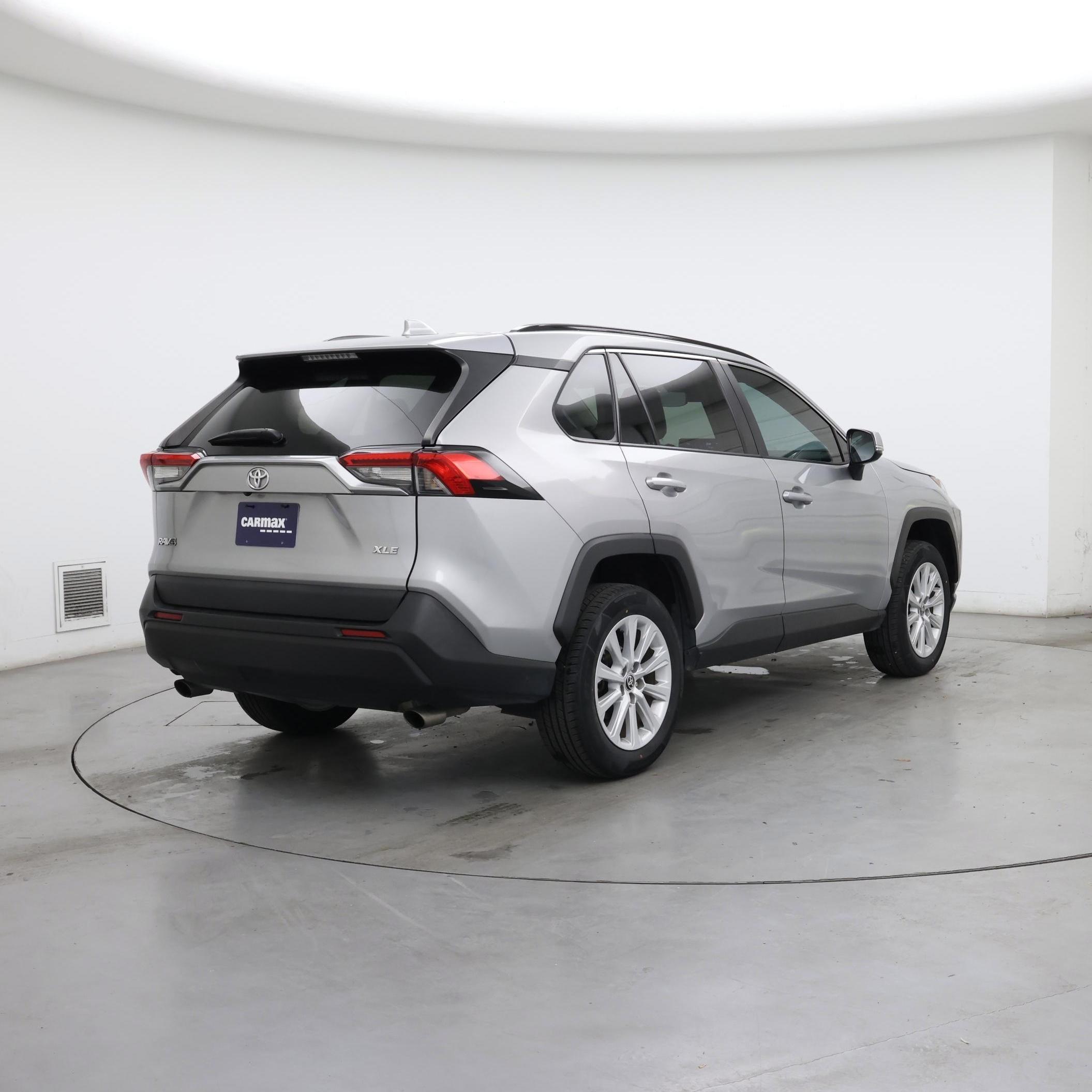 Thumbnail: 2022 Toyota RAV4 - 8