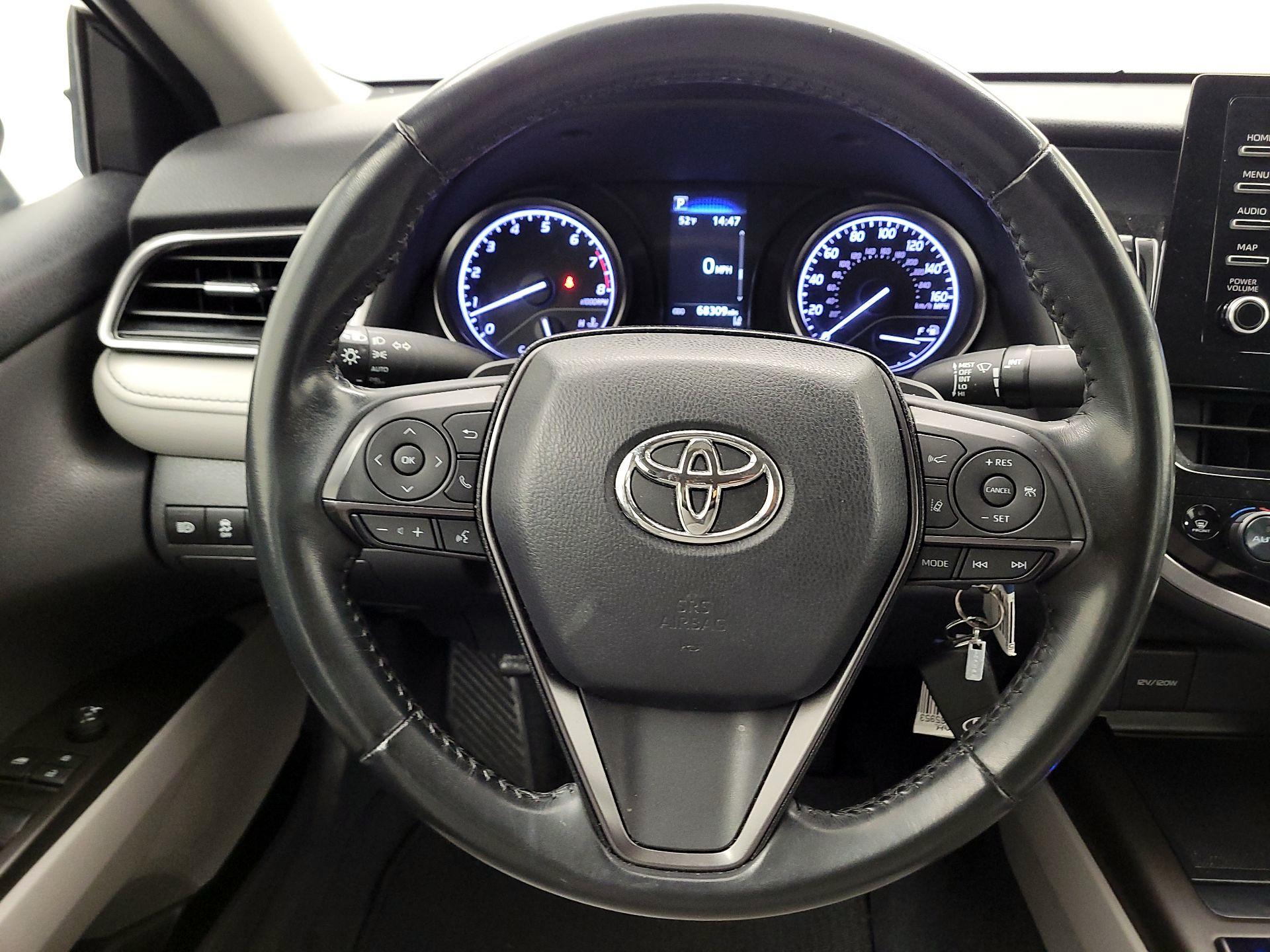 Thumbnail: 2023 Toyota Camry - 10