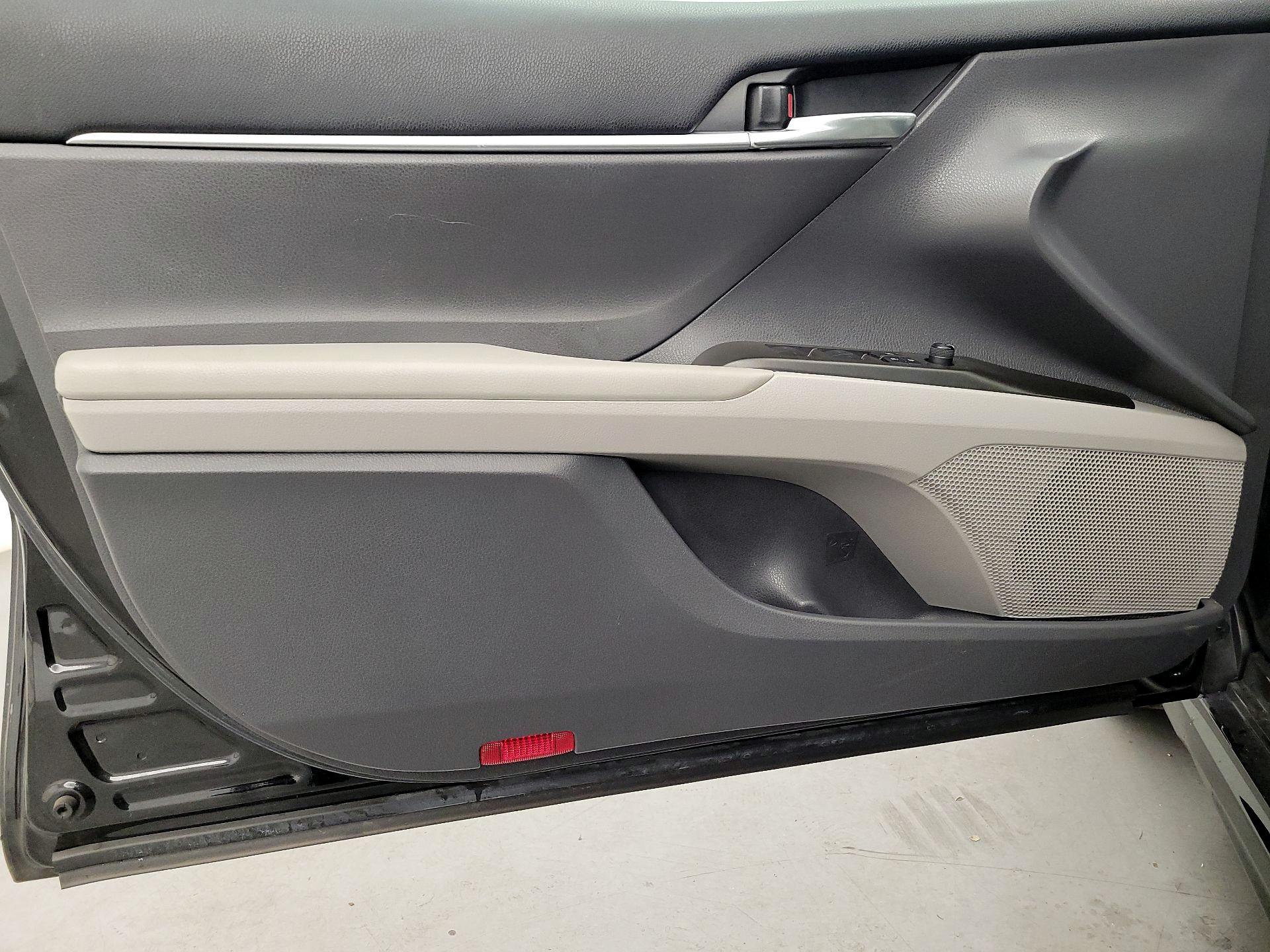 Thumbnail: 2023 Toyota Camry - 12