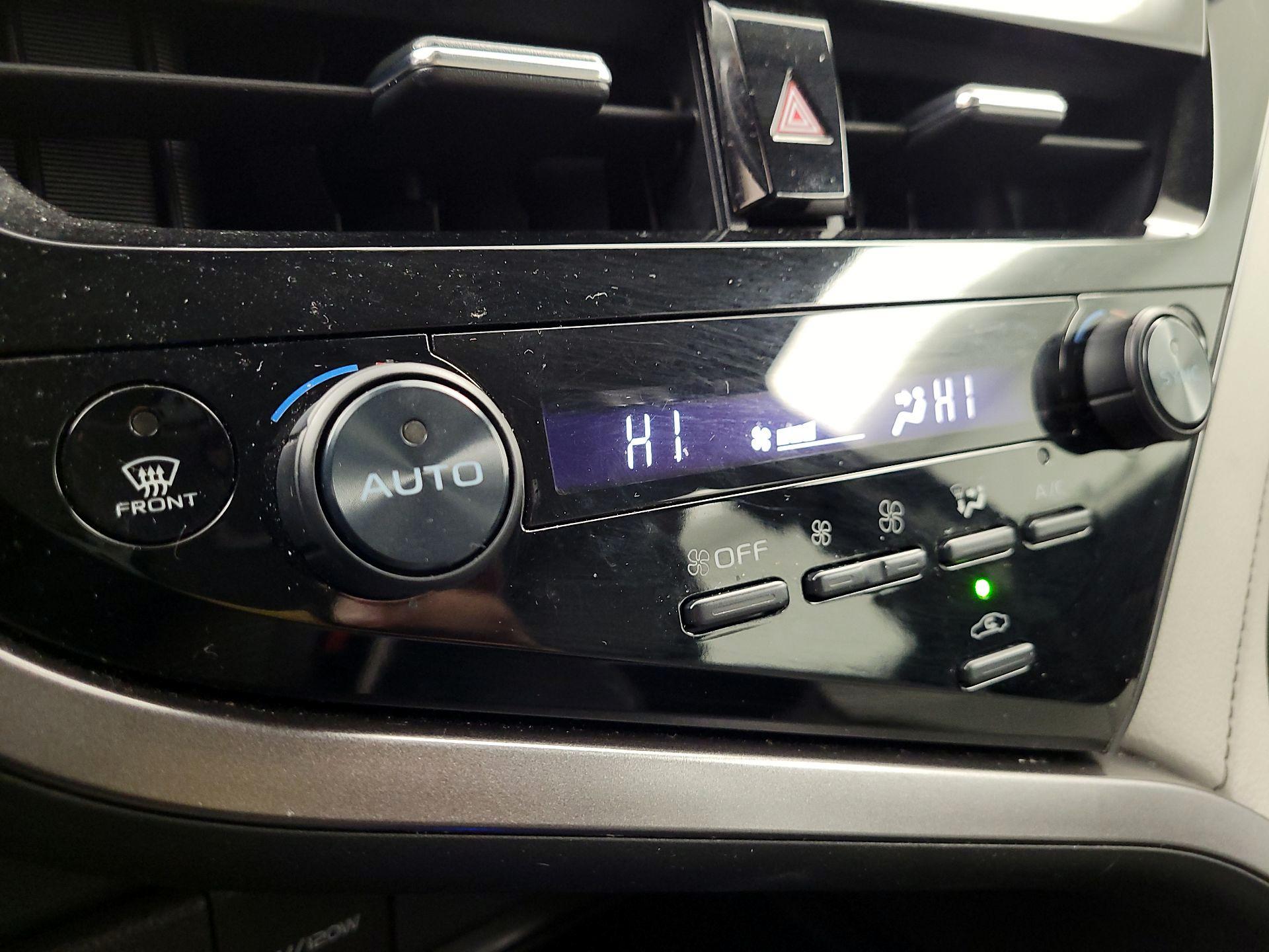 Thumbnail: 2023 Toyota Camry - 14