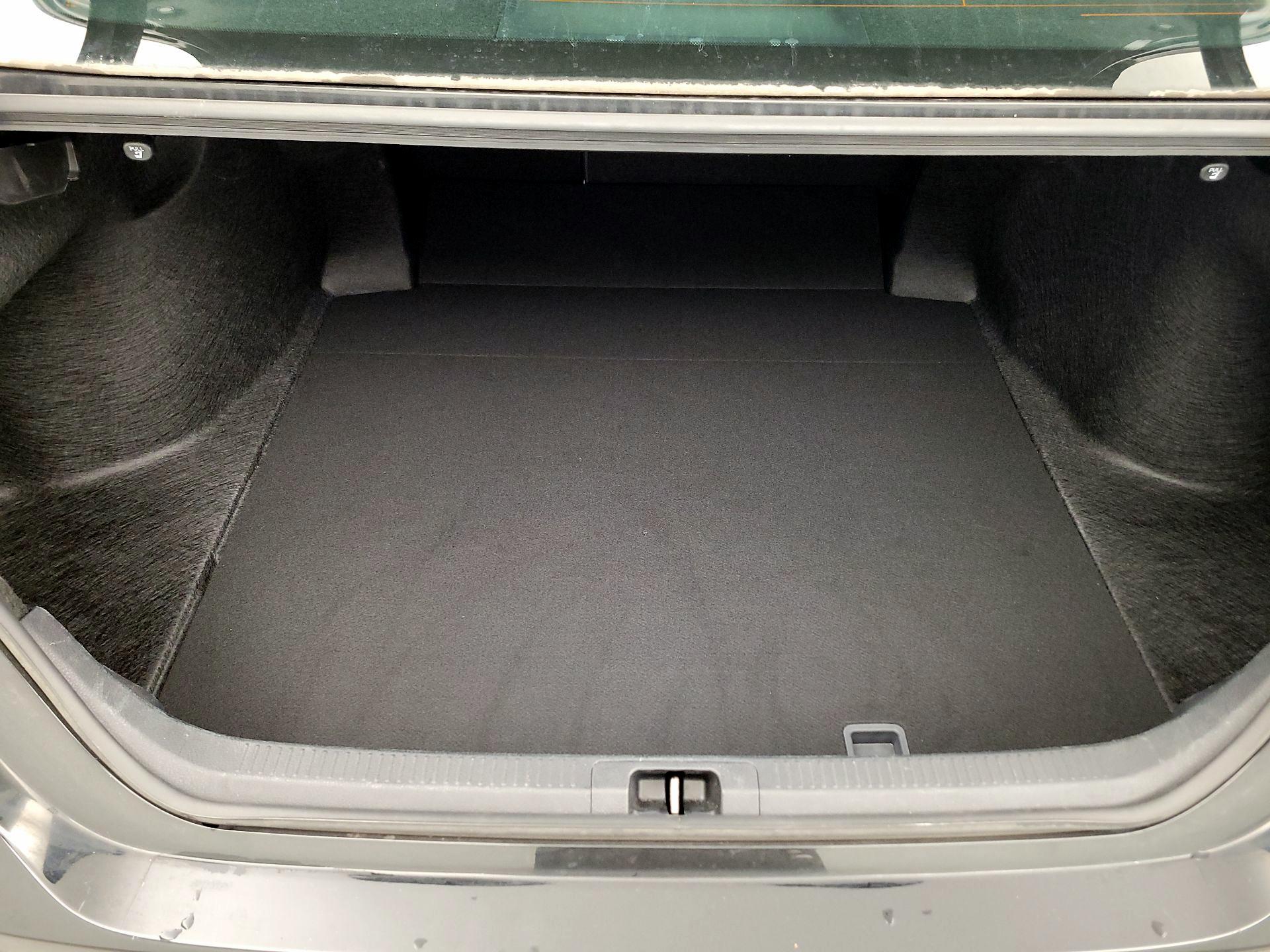 Thumbnail: 2023 Toyota Camry - 16