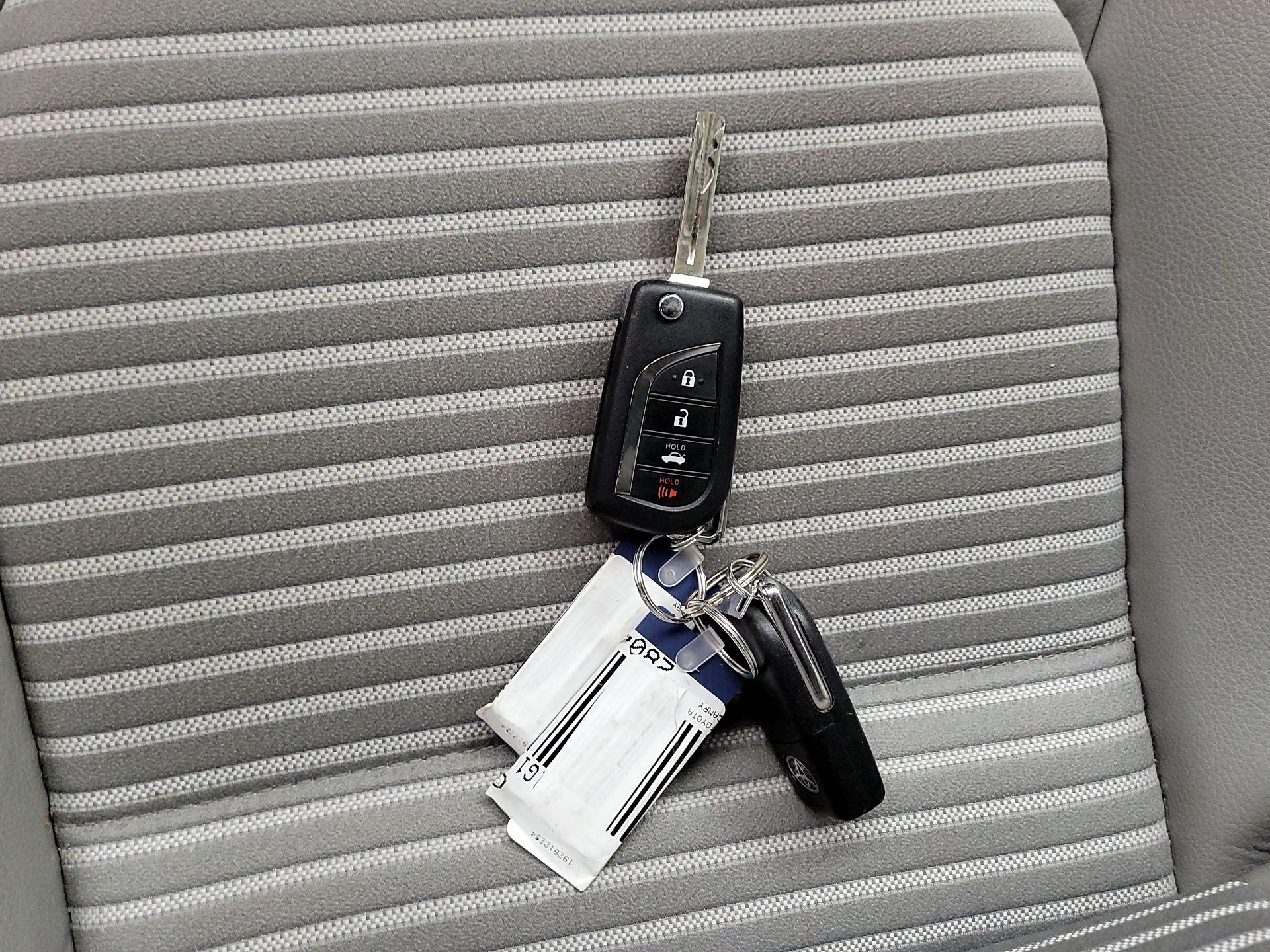 Thumbnail: 2023 Toyota Camry - 18