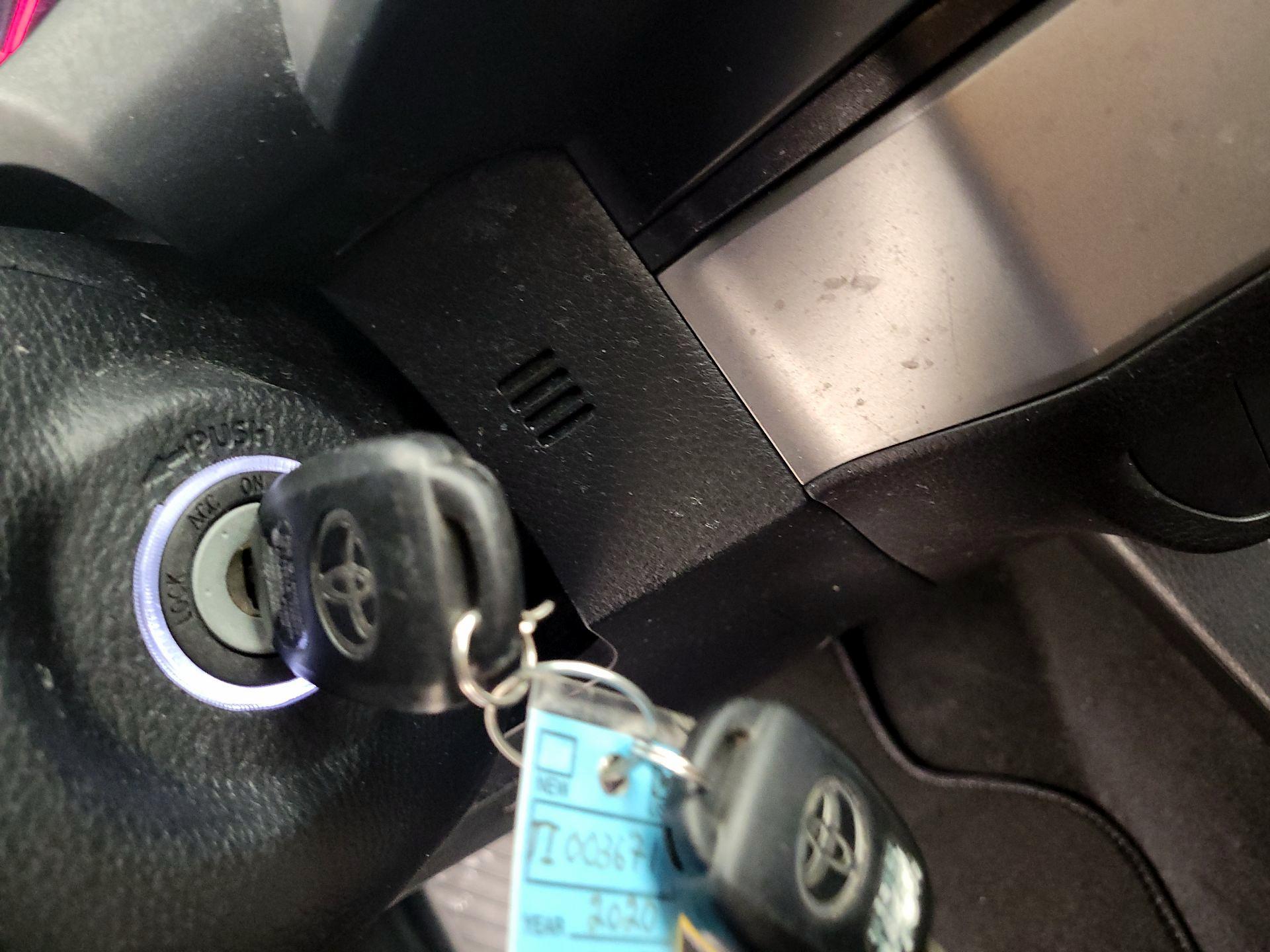 Thumbnail: 2020 Toyota Tacoma - 18