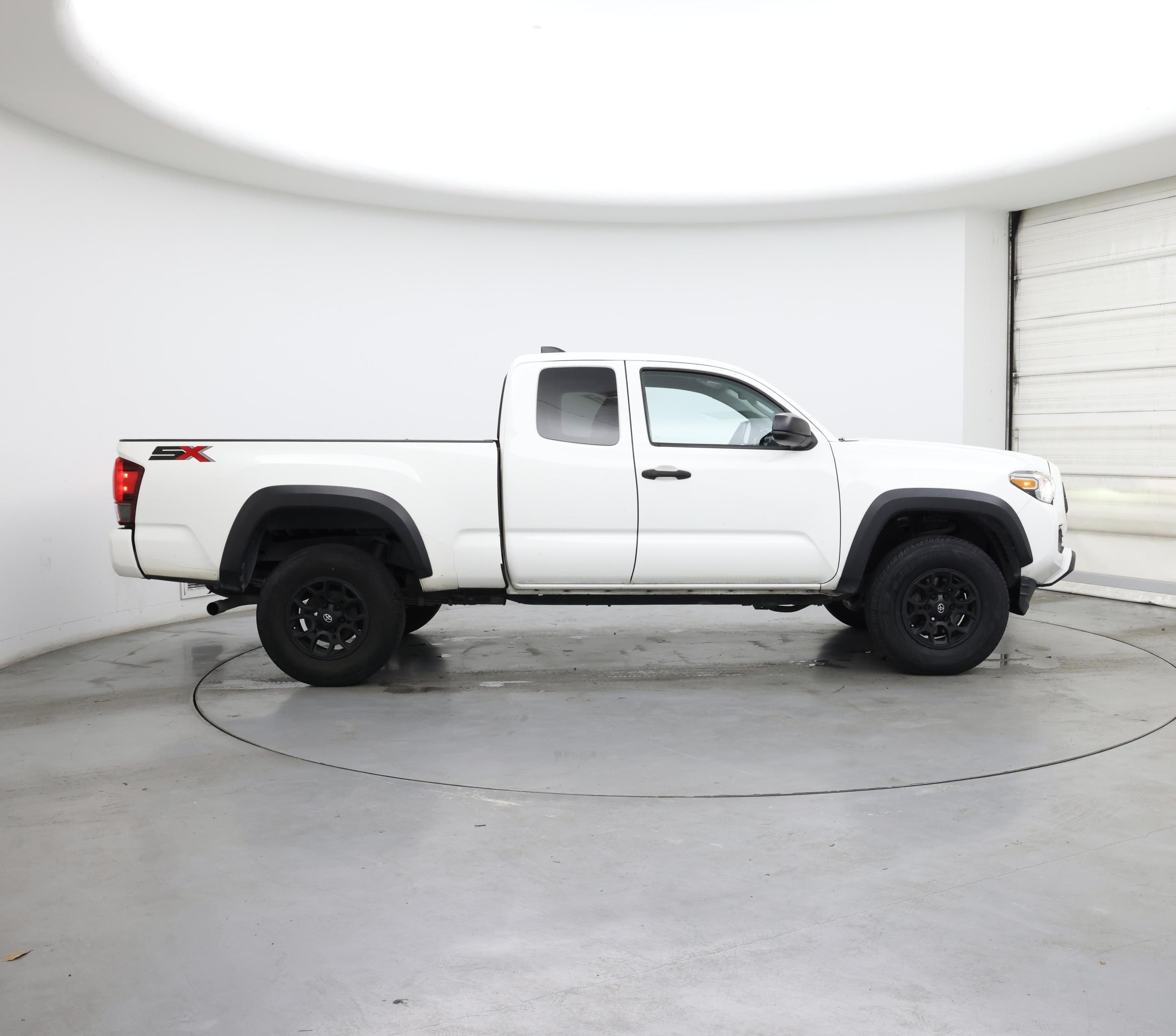 Thumbnail: 2020 Toyota Tacoma - 7