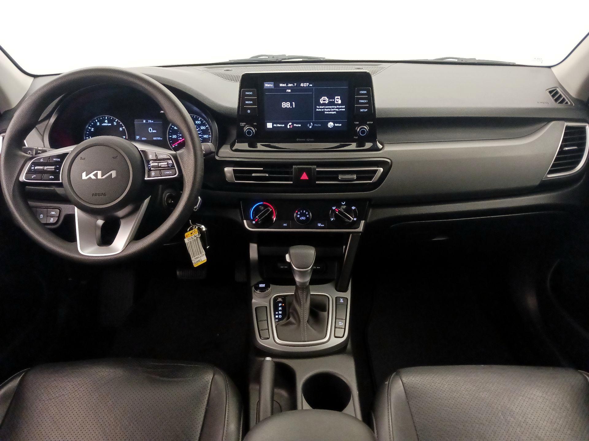 Thumbnail: 2022 Kia Seltos - 9