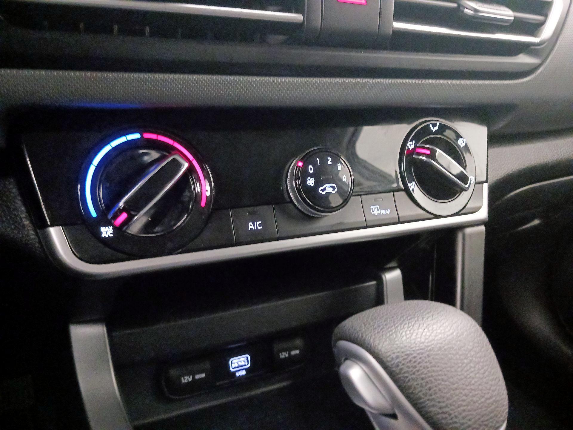 Thumbnail: 2022 Kia Seltos - 16