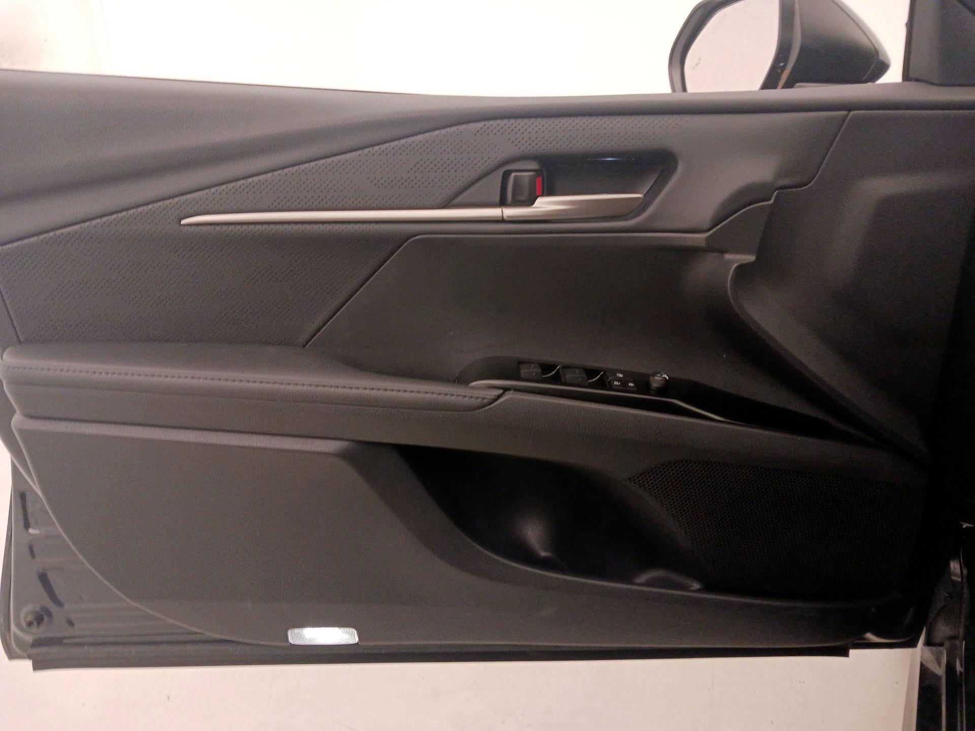 Thumbnail: 2025 Toyota Camry - 12