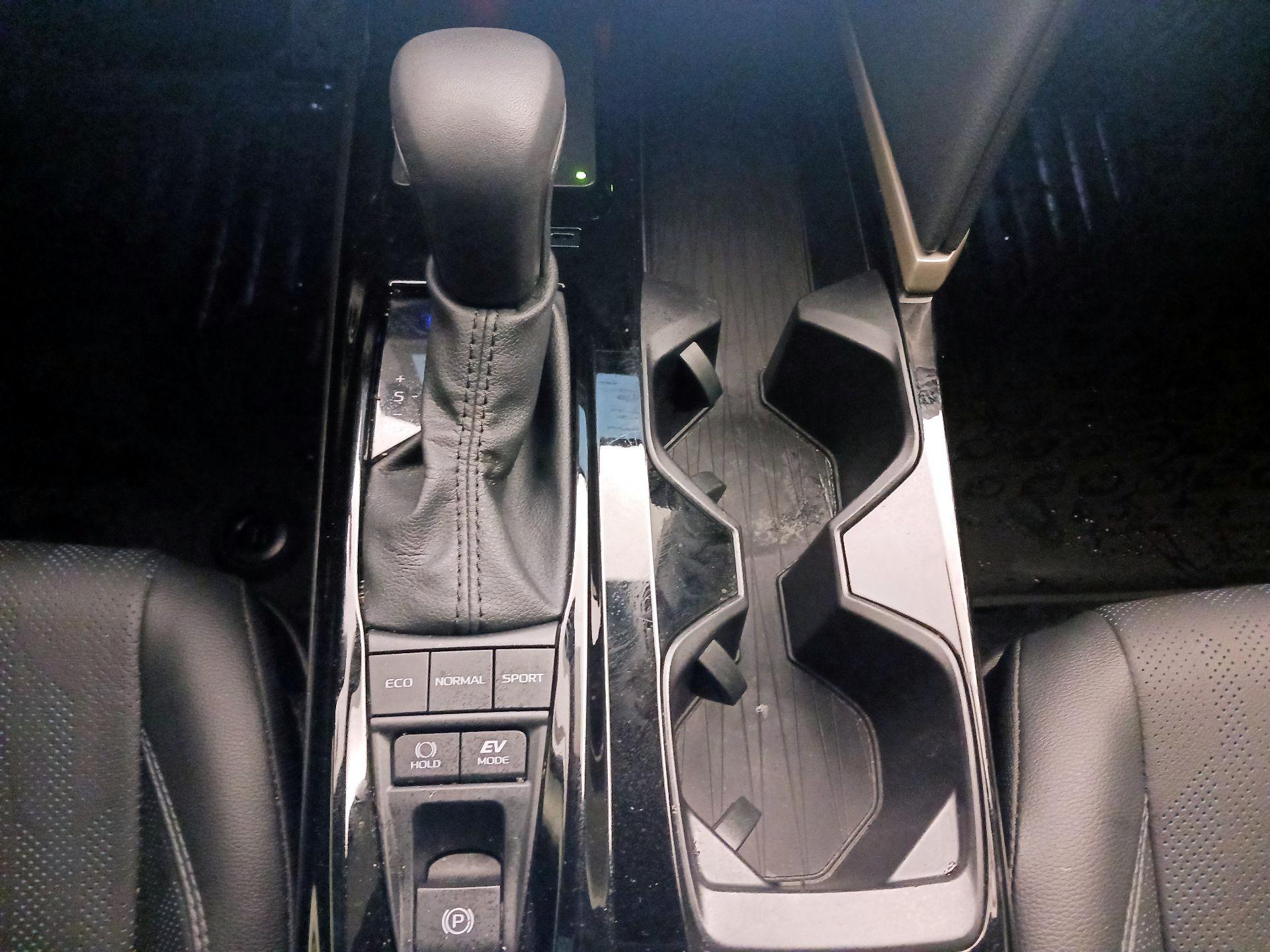 Thumbnail: 2025 Toyota Camry - 17