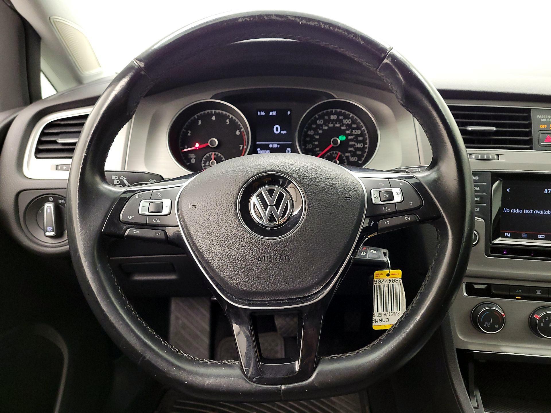 Thumbnail: 2015 Volkswagen Golf - 10