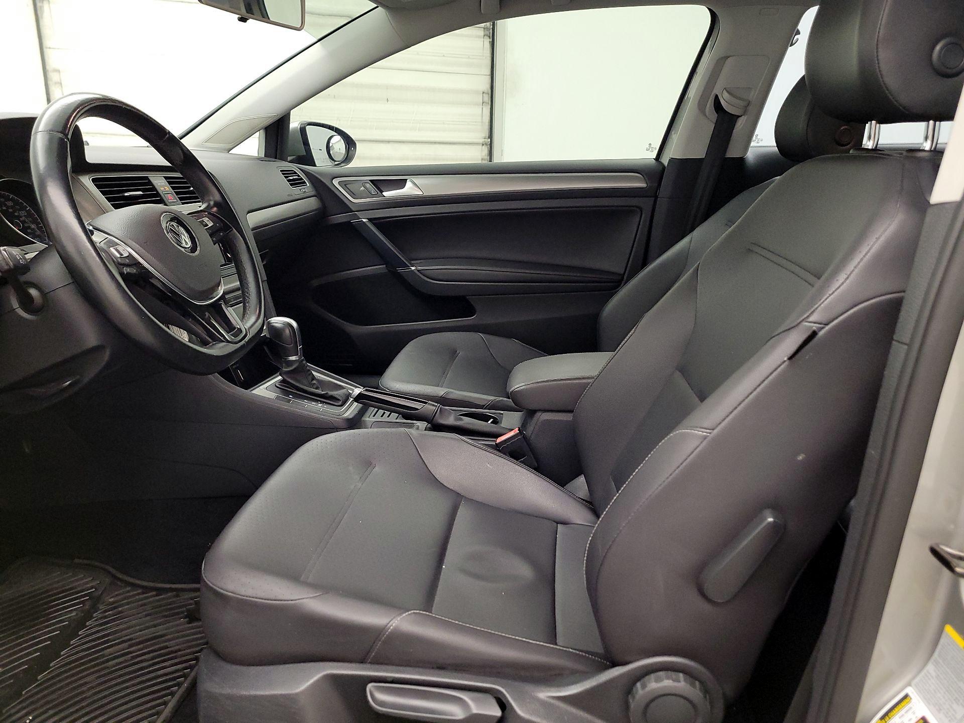 Thumbnail: 2015 Volkswagen Golf - 11