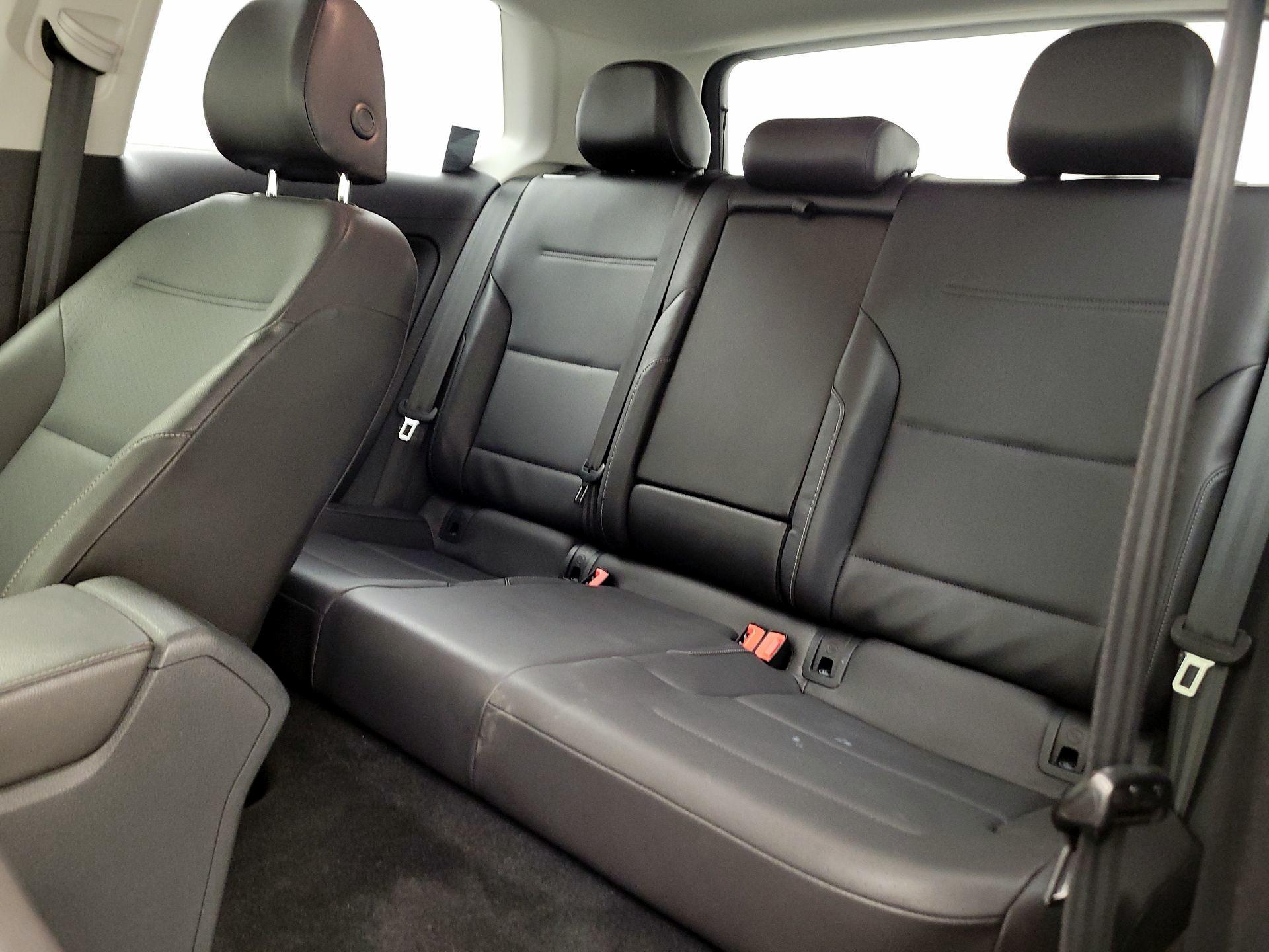 Thumbnail: 2015 Volkswagen Golf - 18