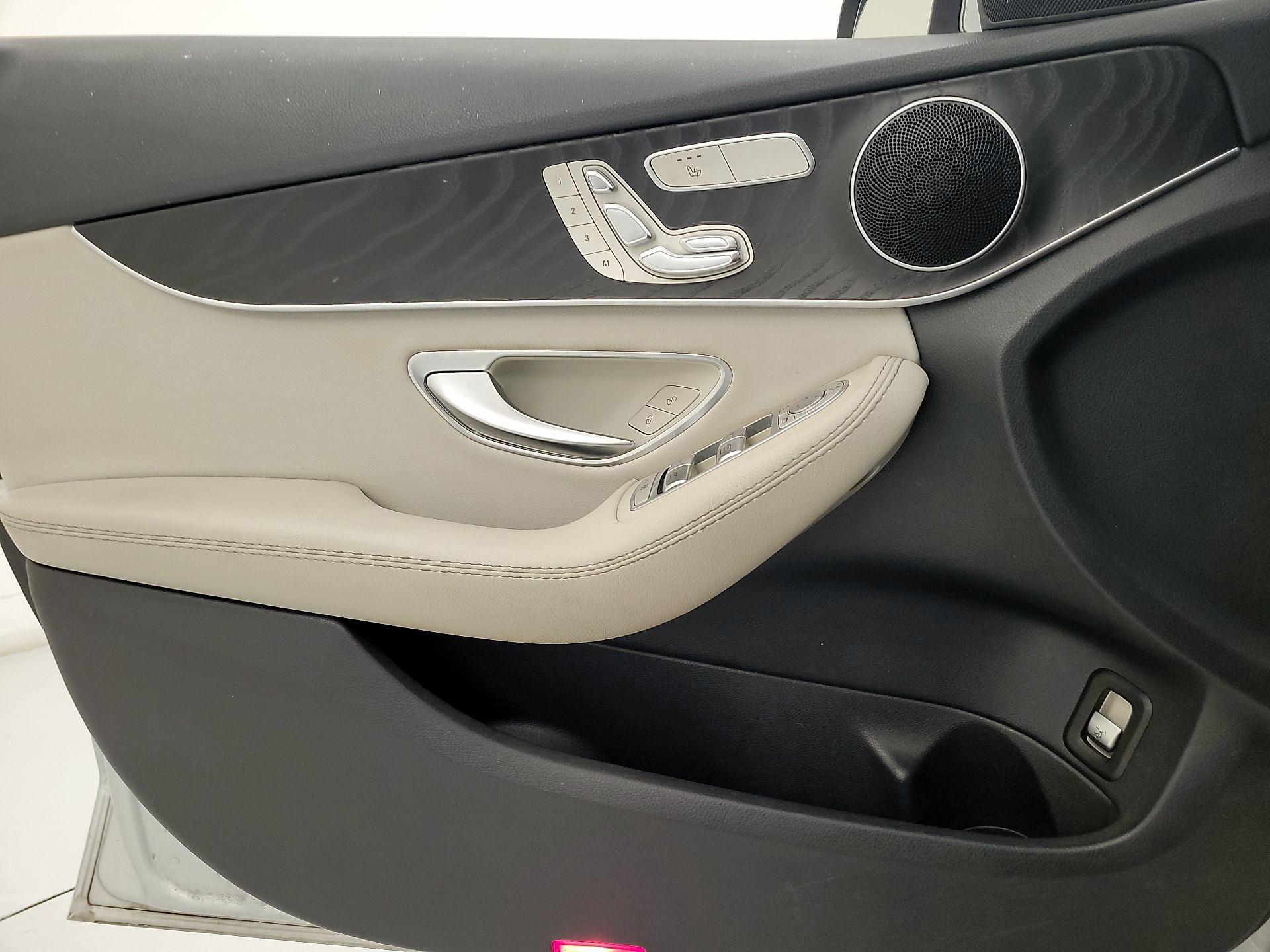 Thumbnail: 2017 Mercedes-Benz C-Class - 12