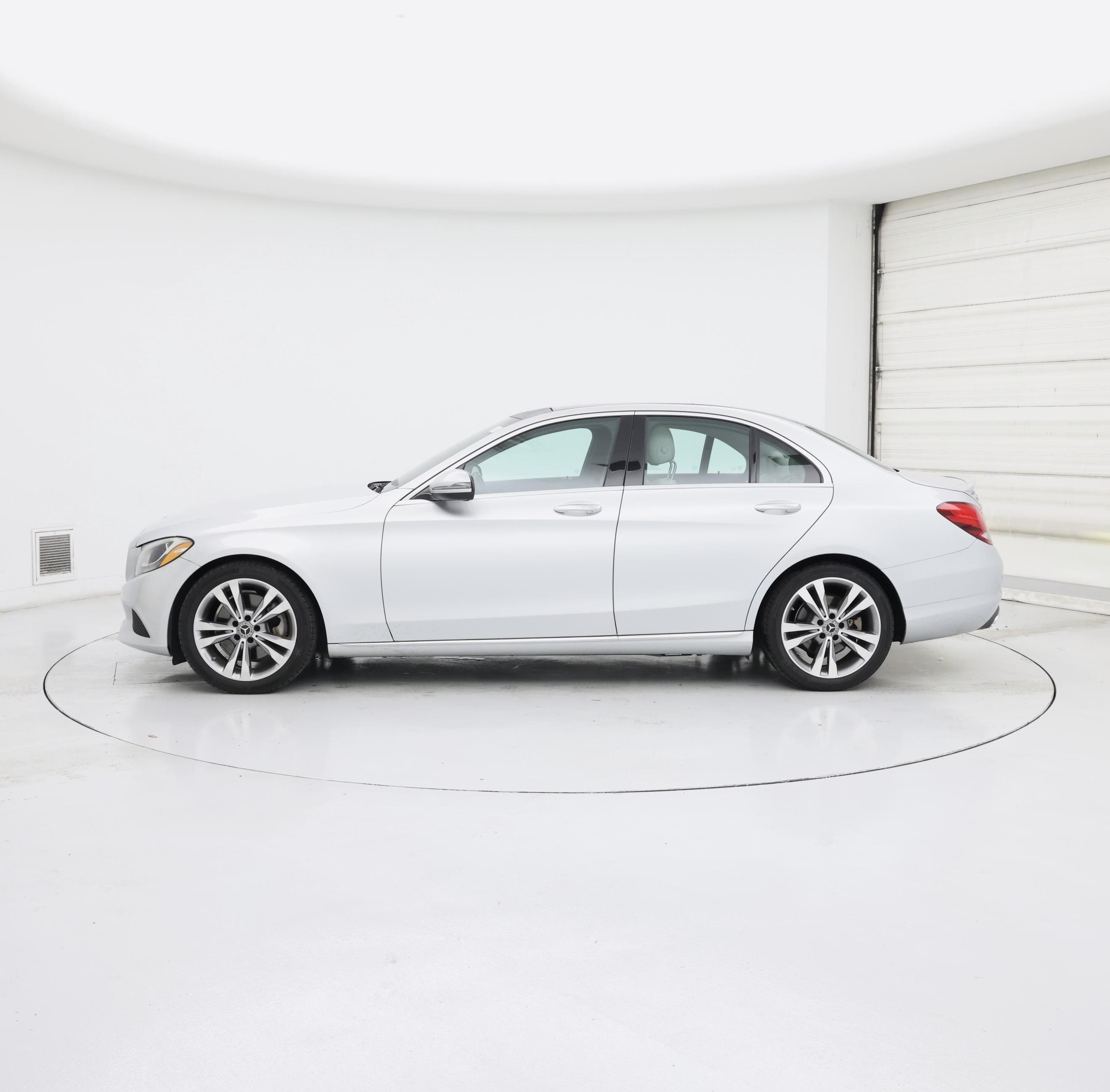 Thumbnail: 2017 Mercedes-Benz C-Class - 3