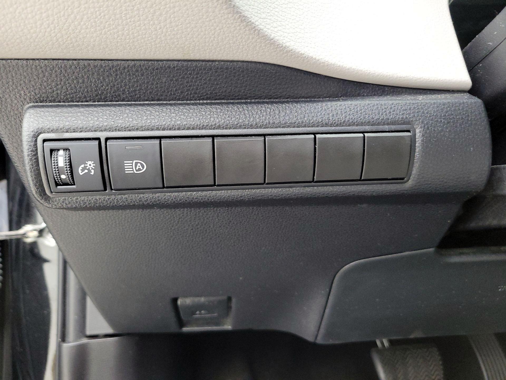 Thumbnail: 2020 Toyota Corolla - 13