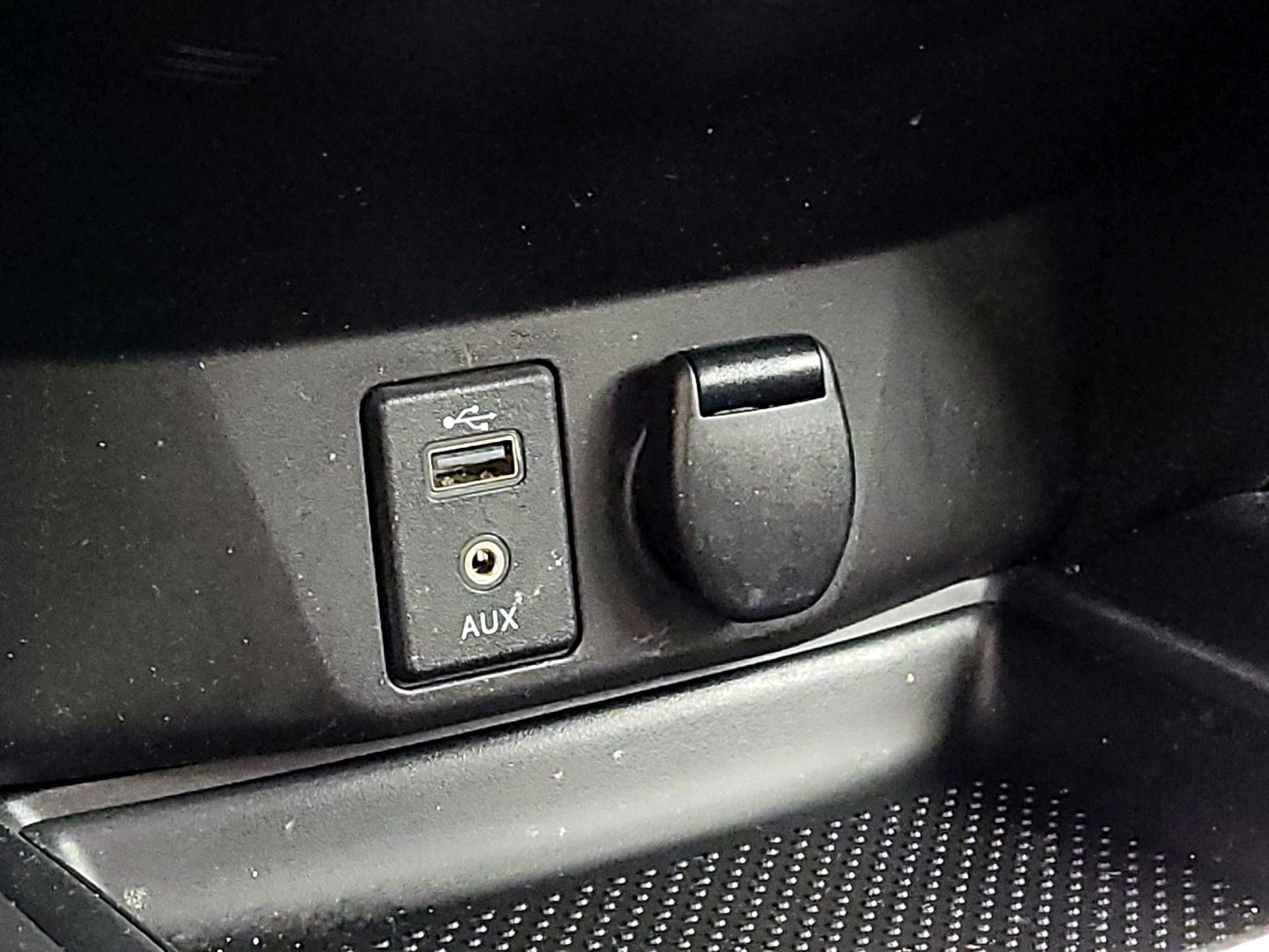 Thumbnail: 2017 Nissan Rogue - 18