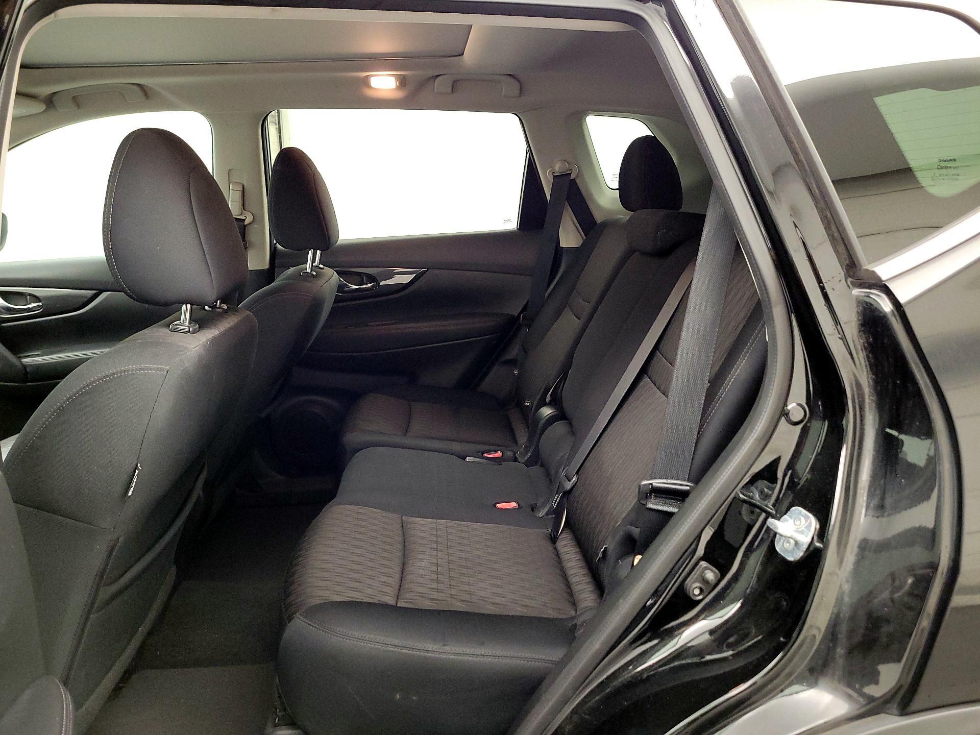 Thumbnail: 2017 Nissan Rogue - 20