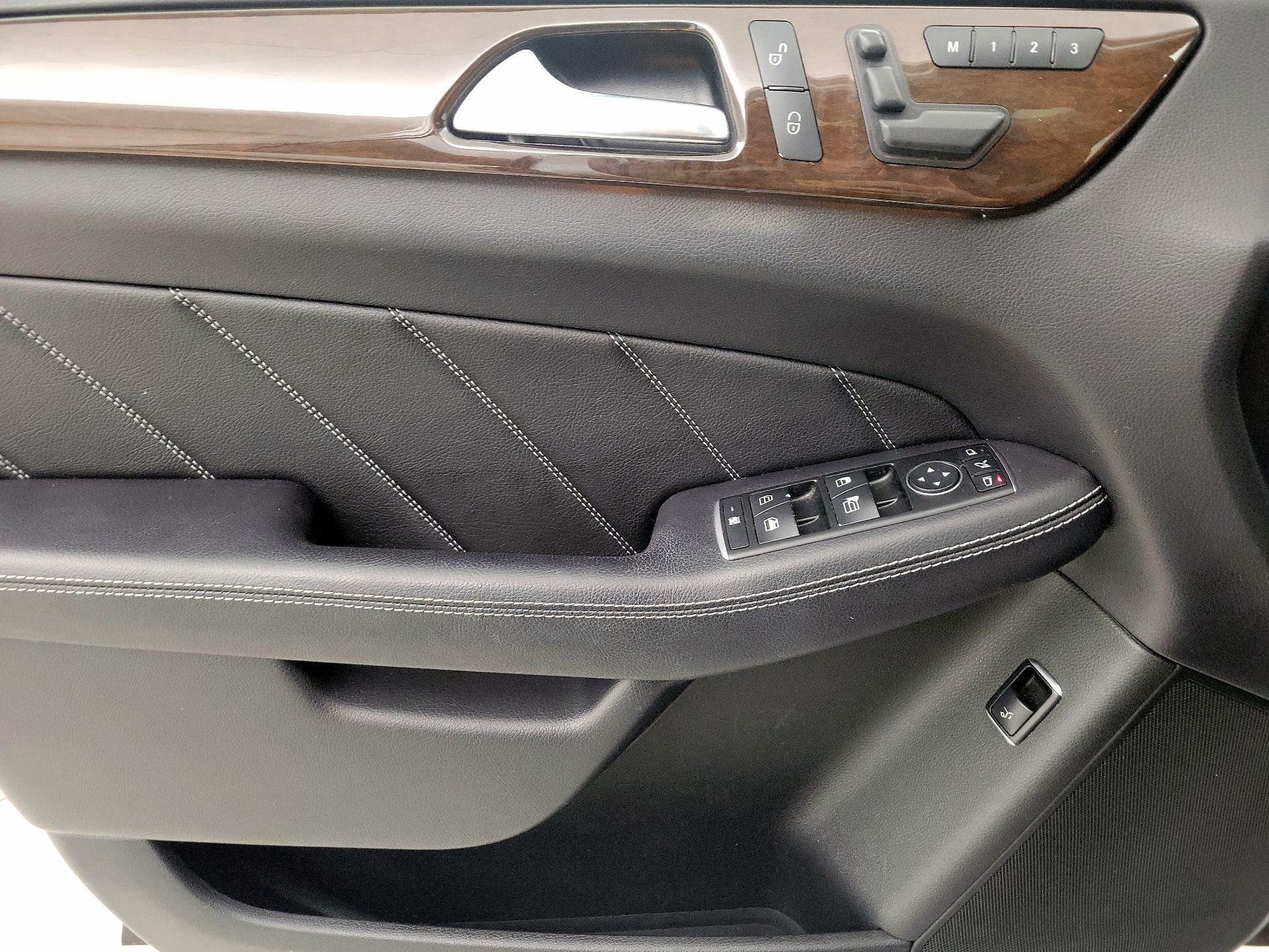 Thumbnail: 2015 Mercedes-Benz GL-Class - 12