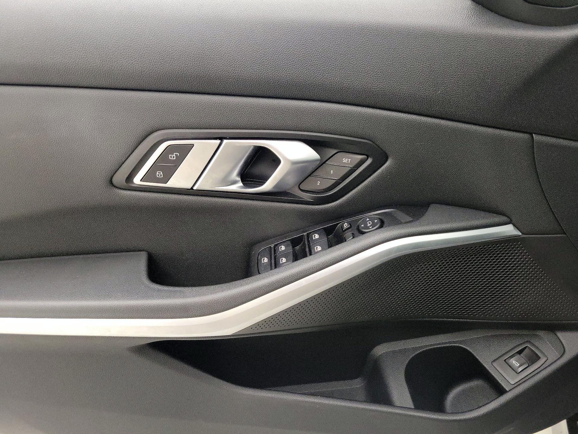 Thumbnail: 2019 BMW 3 Series - 12