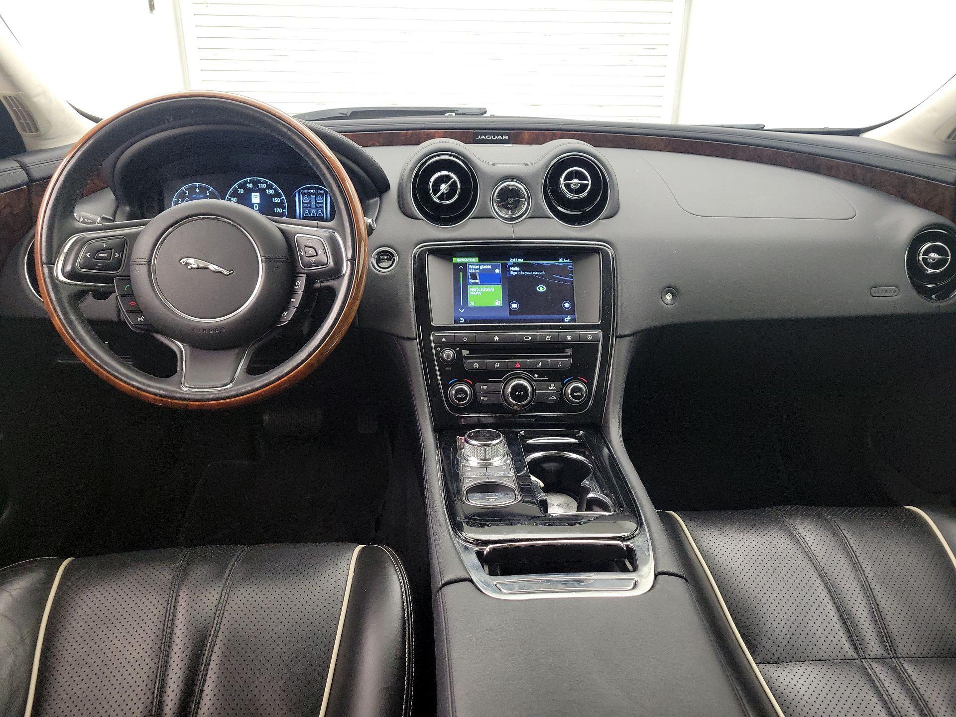 Thumbnail: 2017 Jaguar XJ - 9