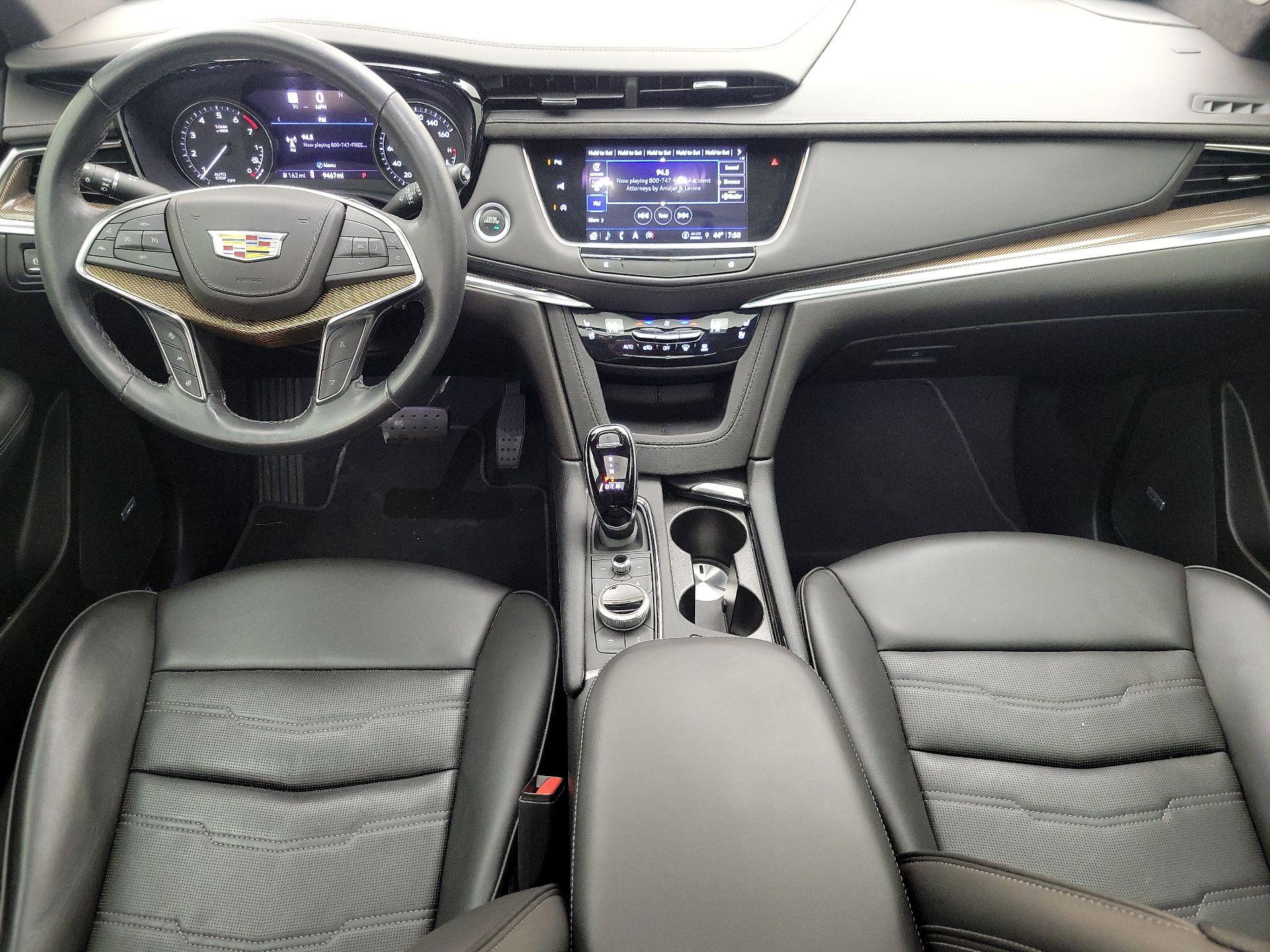 Thumbnail: 2024 Cadillac XT5 - 9